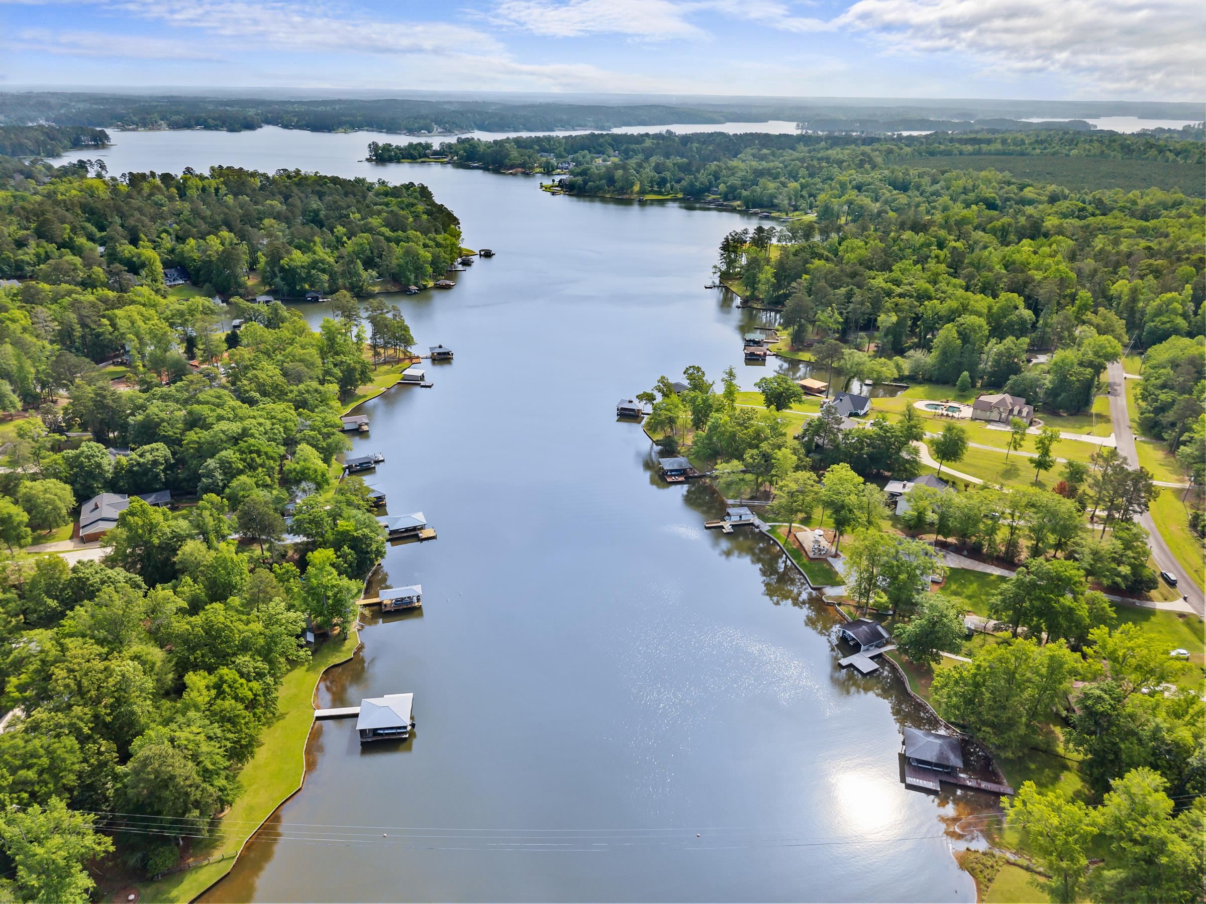307 W LAKEVIEW DRIVE