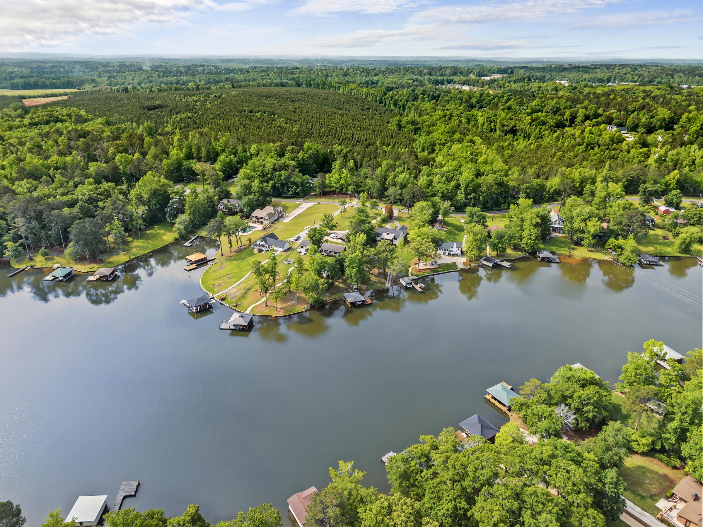 307 W LAKEVIEW DRIVE