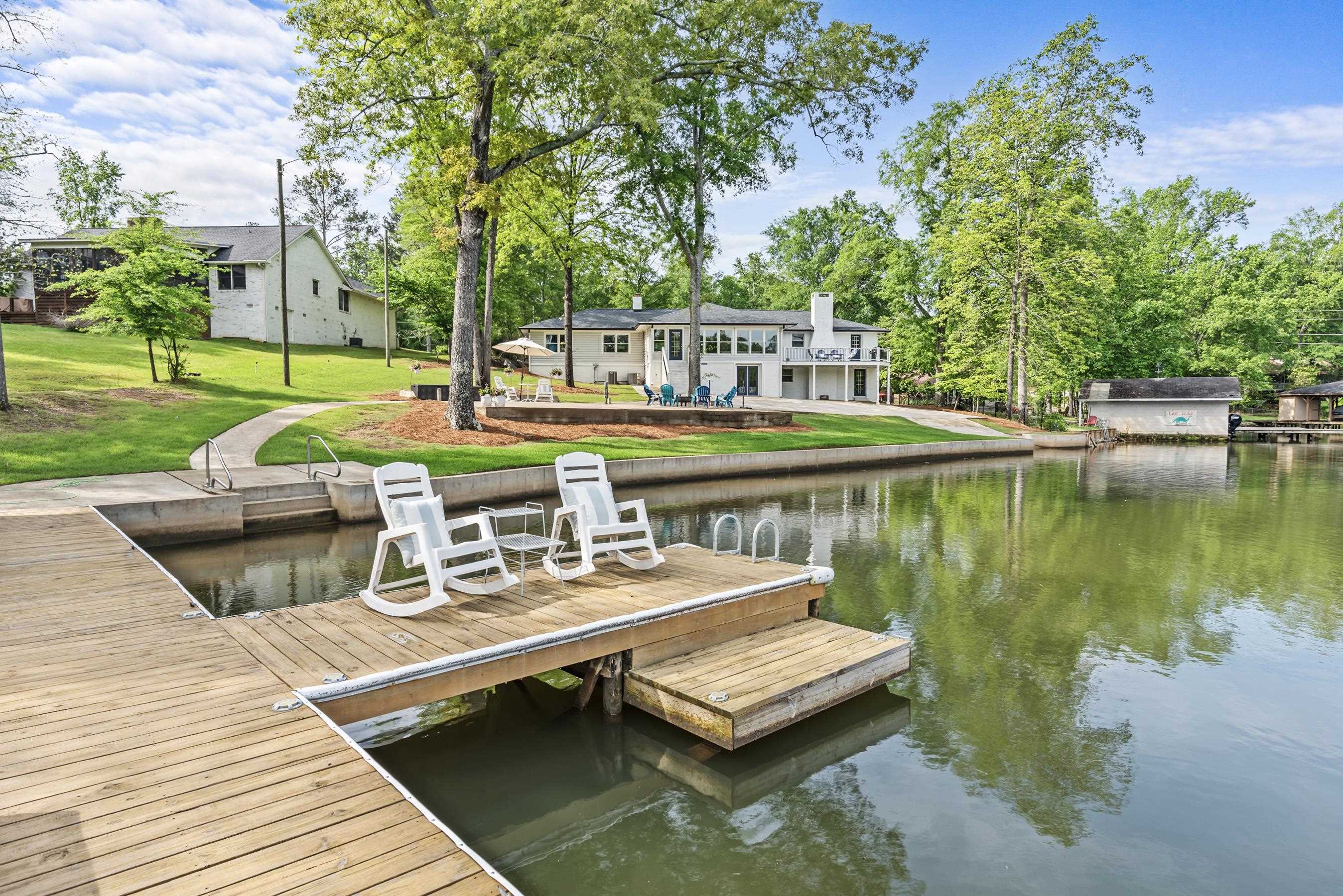 307 W LAKEVIEW DRIVE