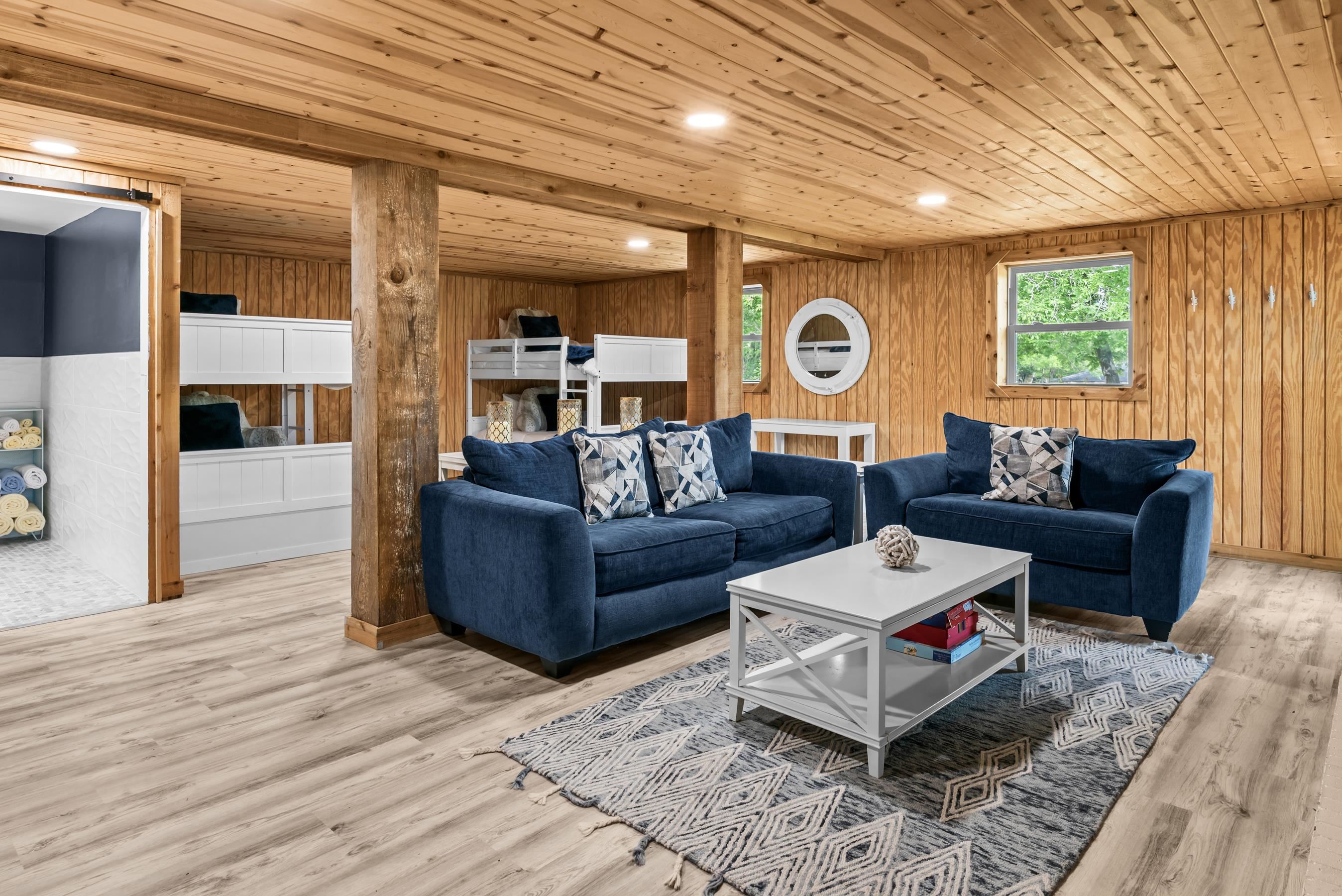 307 W LAKEVIEW DRIVE