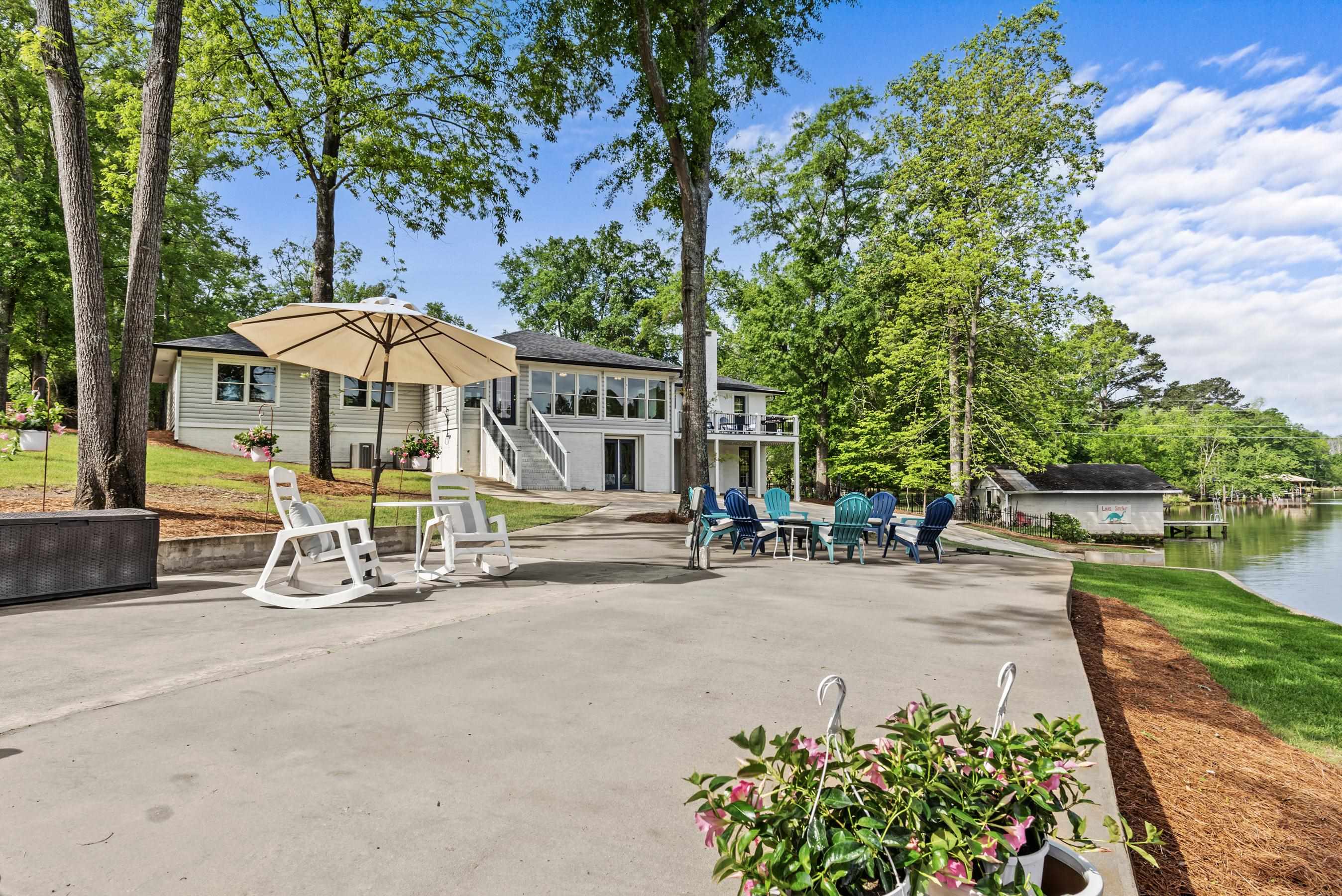 307 W LAKEVIEW DRIVE
