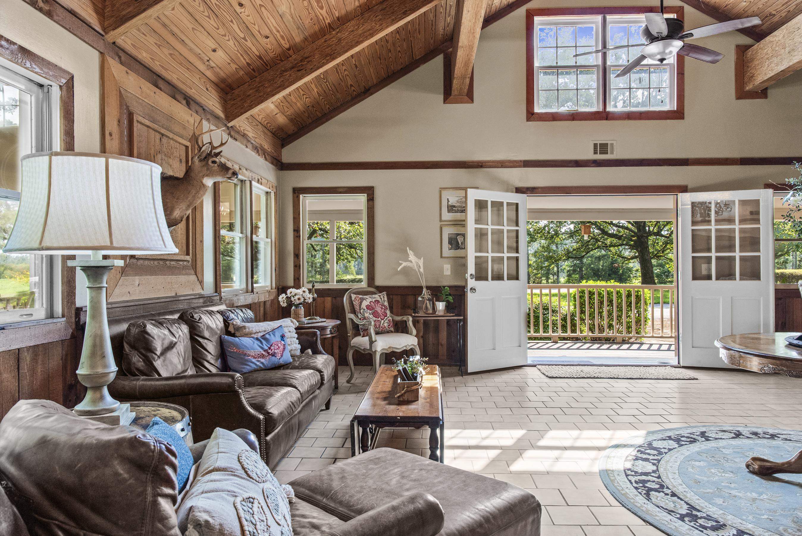2941 LITTLE RIVER ROAD