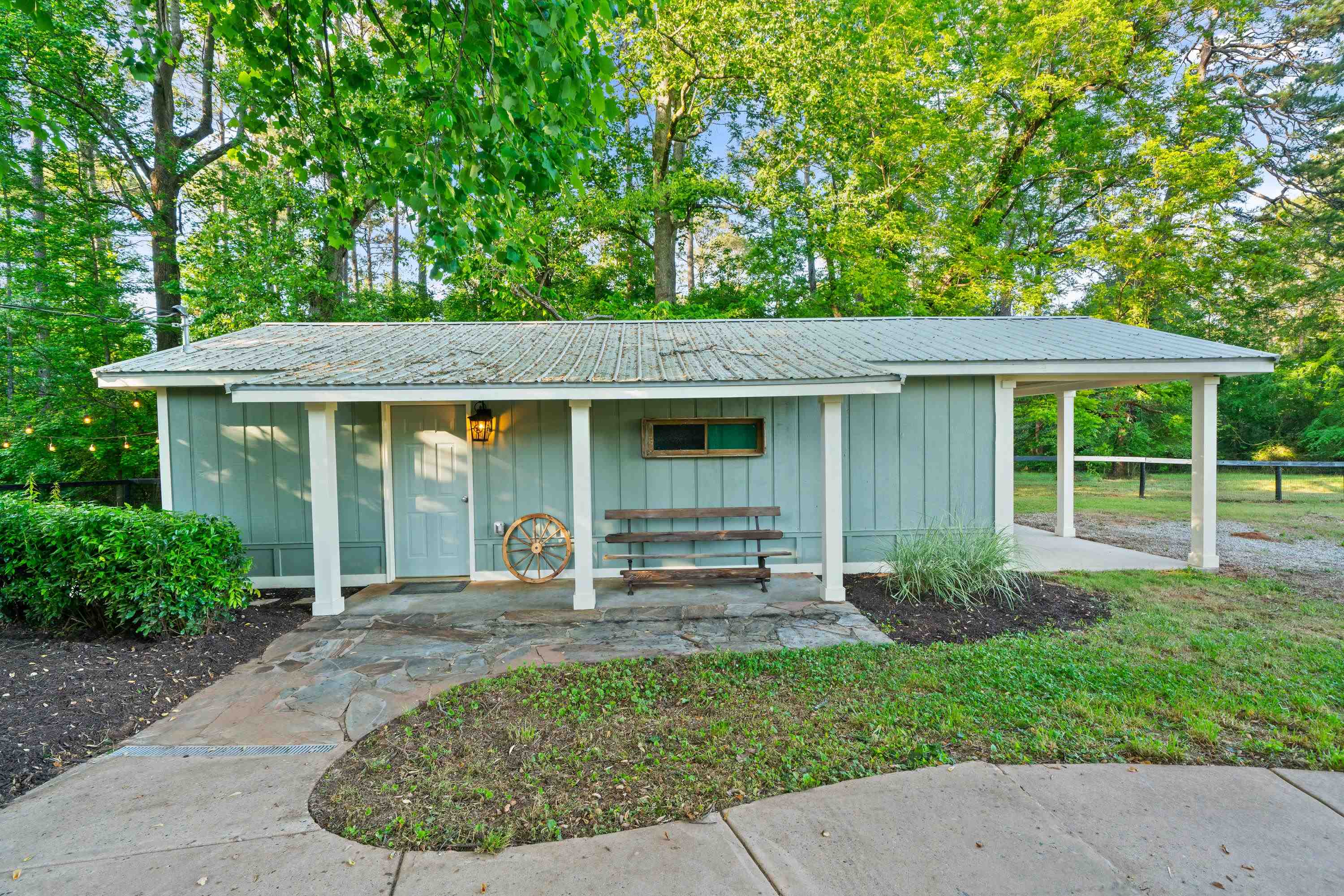 2941 LITTLE RIVER ROAD