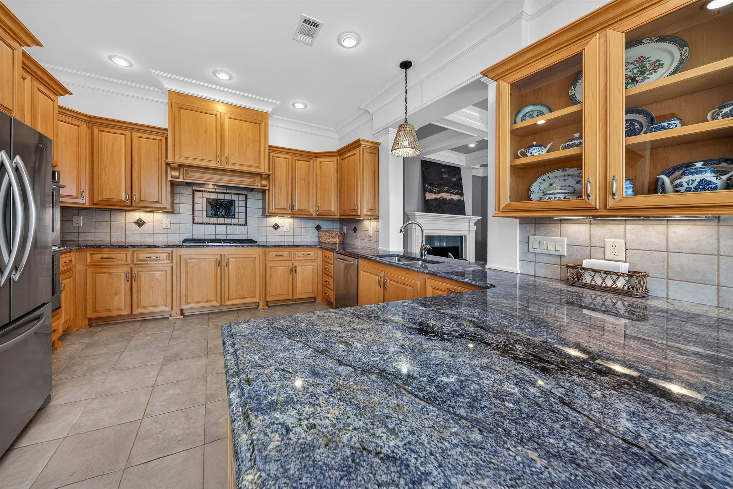 140 SILVER BIRCH LN NE