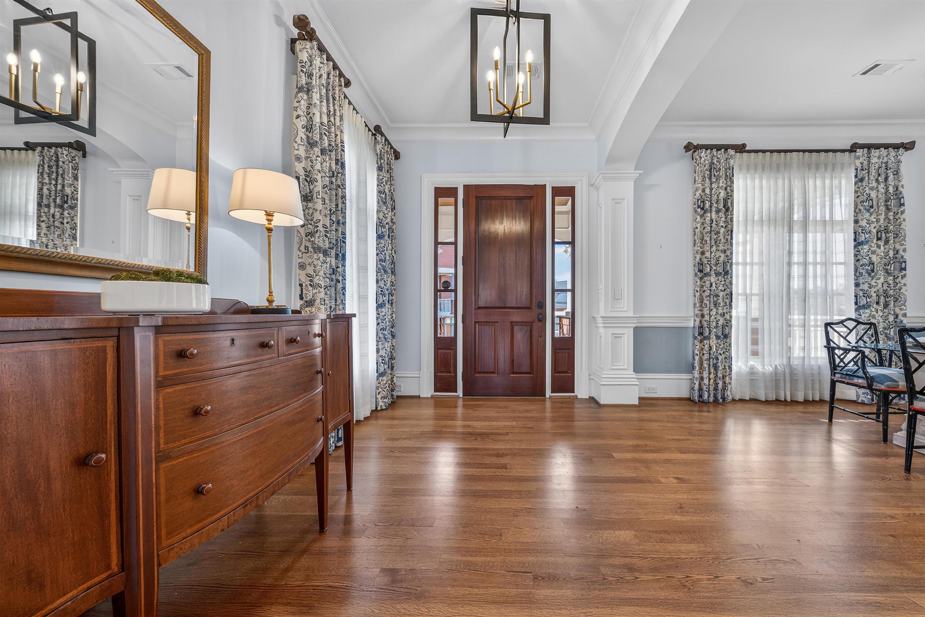 140 SILVER BIRCH LN NE