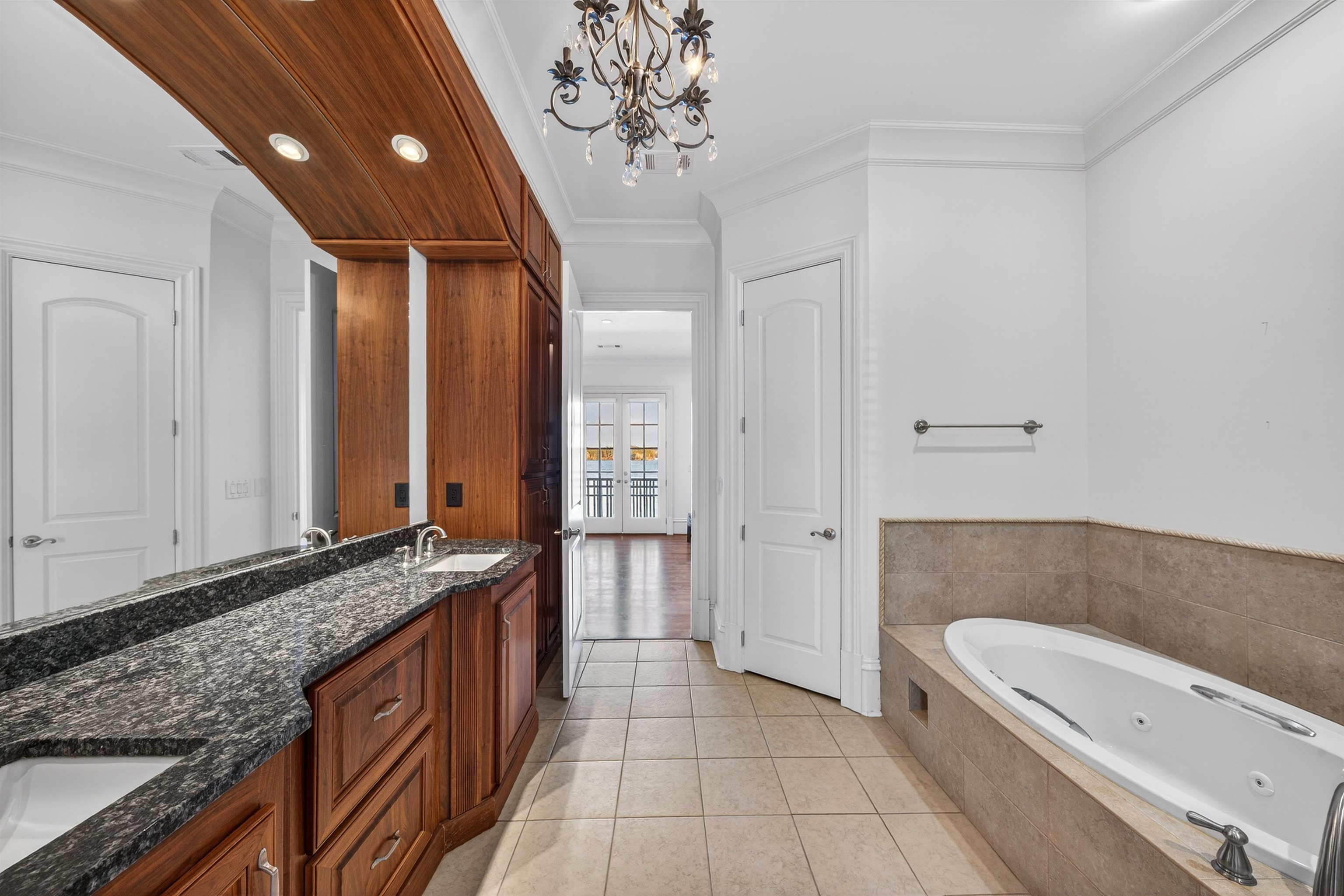 140 SILVER BIRCH LN NE