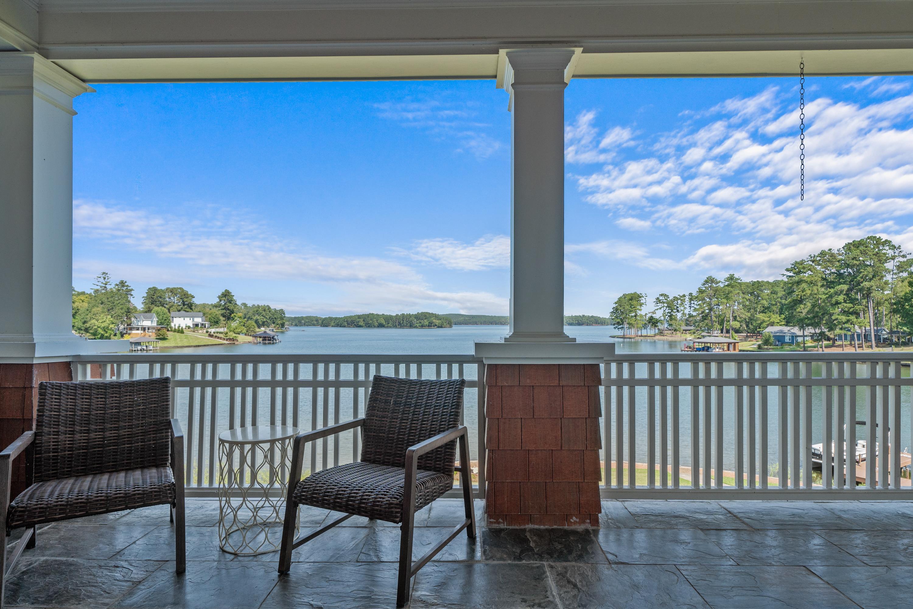 140 SILVER BIRCH LN NE