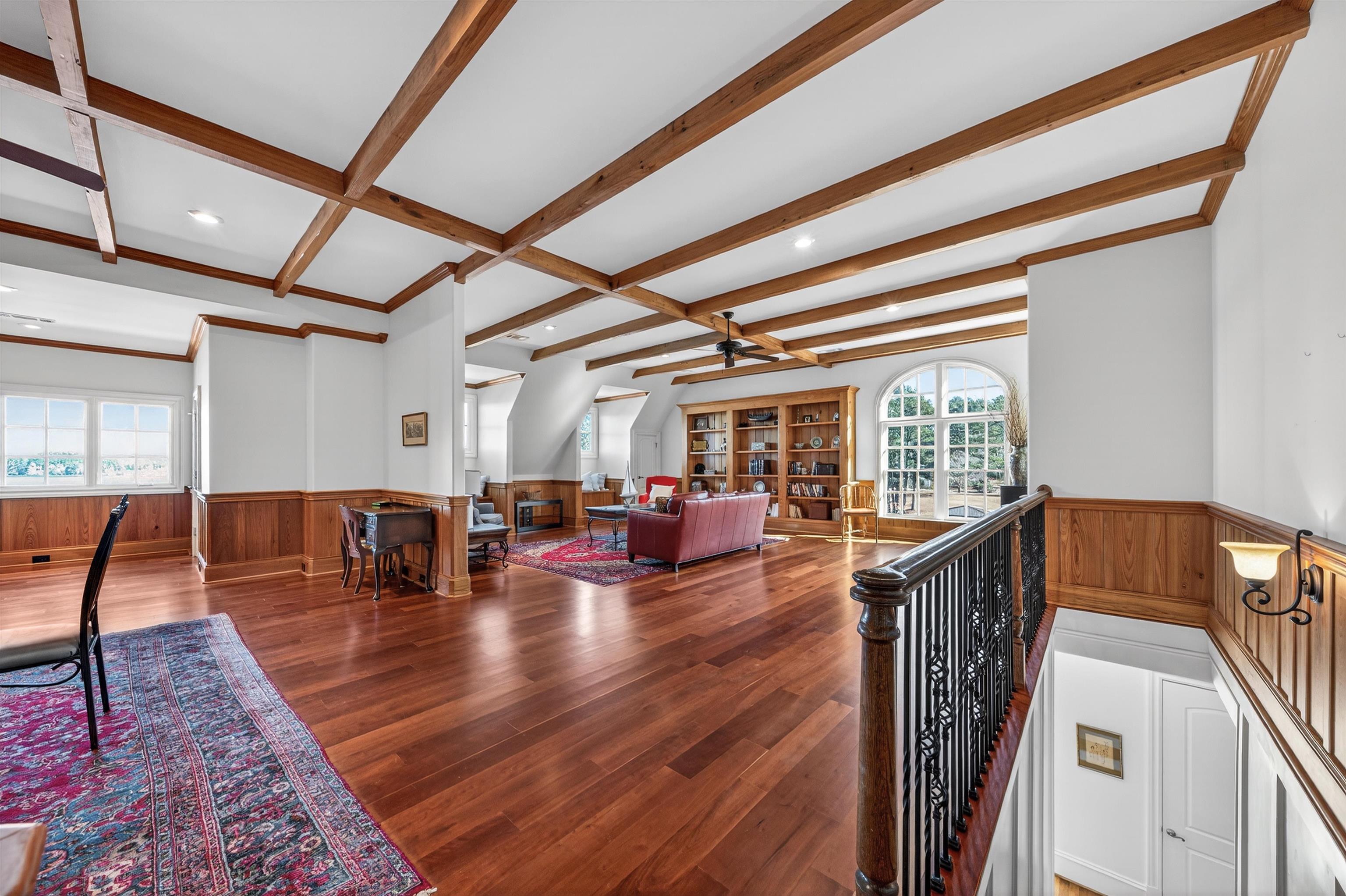 140 SILVER BIRCH LN NE