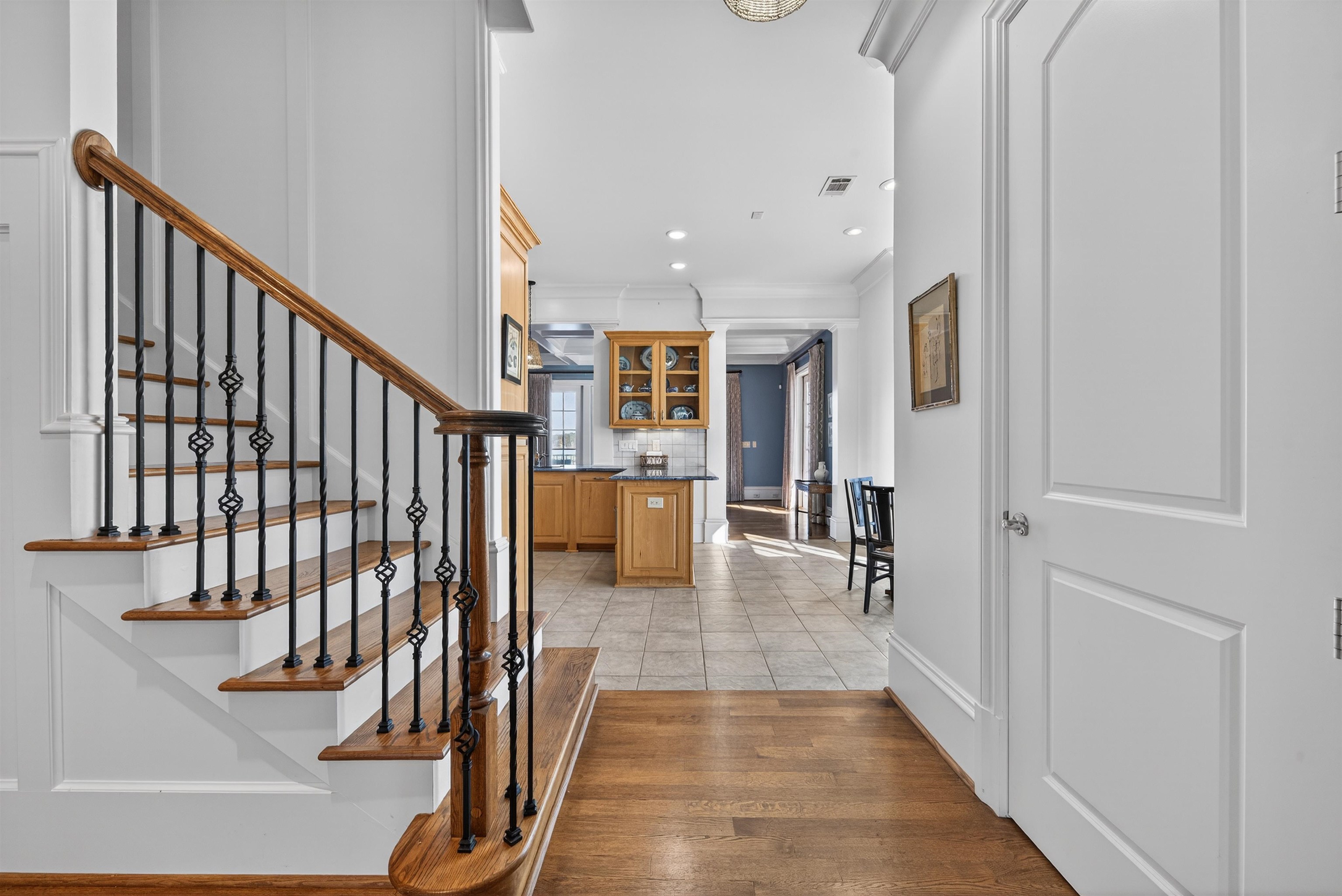 140 SILVER BIRCH LN NE