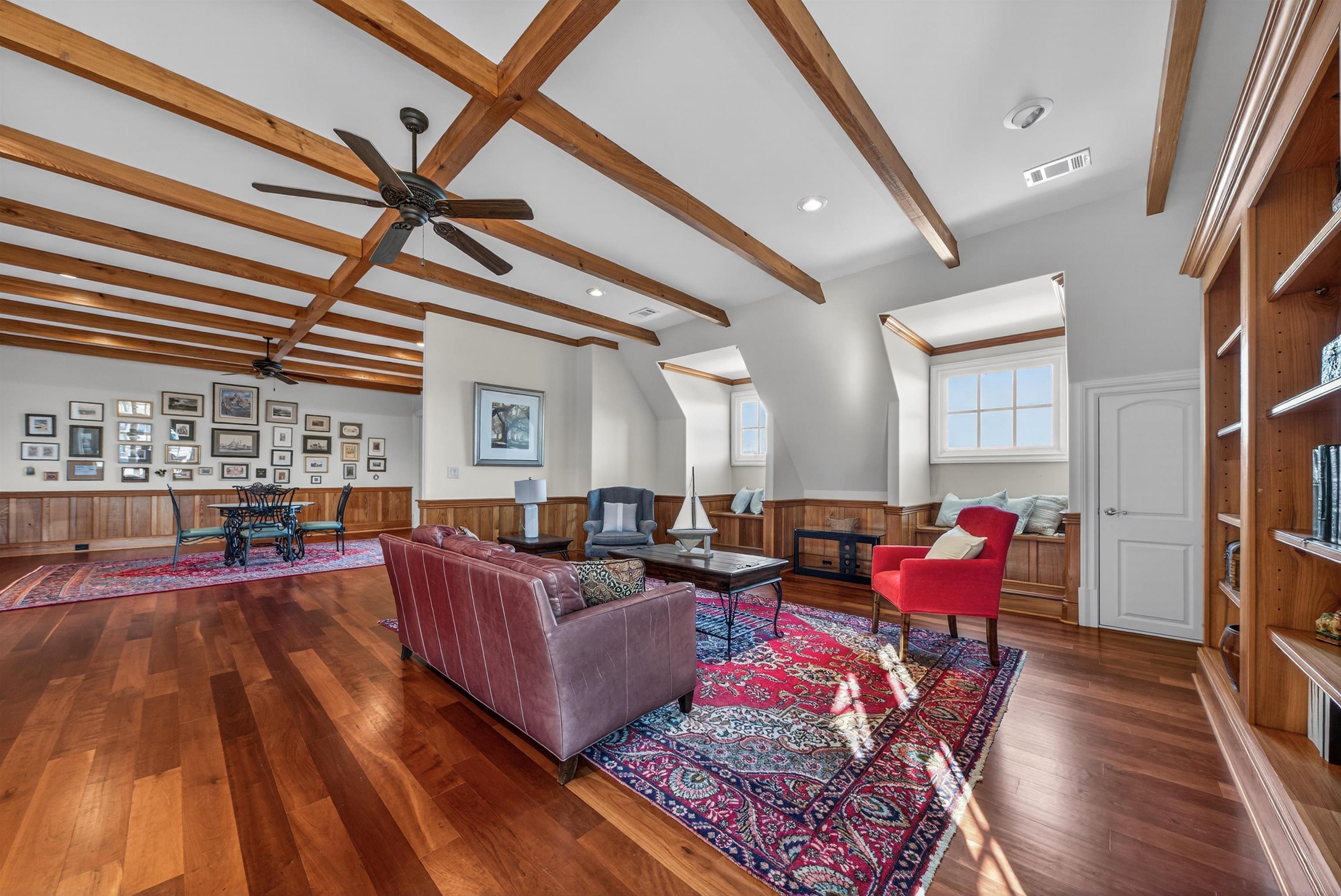 140 SILVER BIRCH LN NE