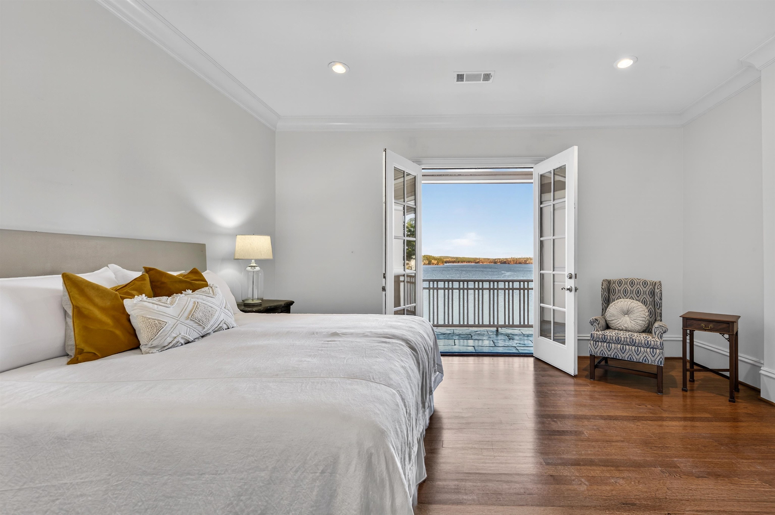 140 SILVER BIRCH LN NE