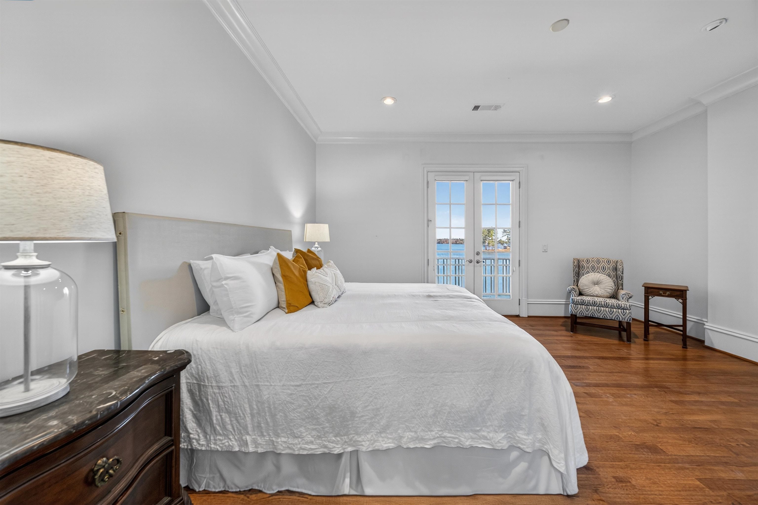 140 SILVER BIRCH LN NE