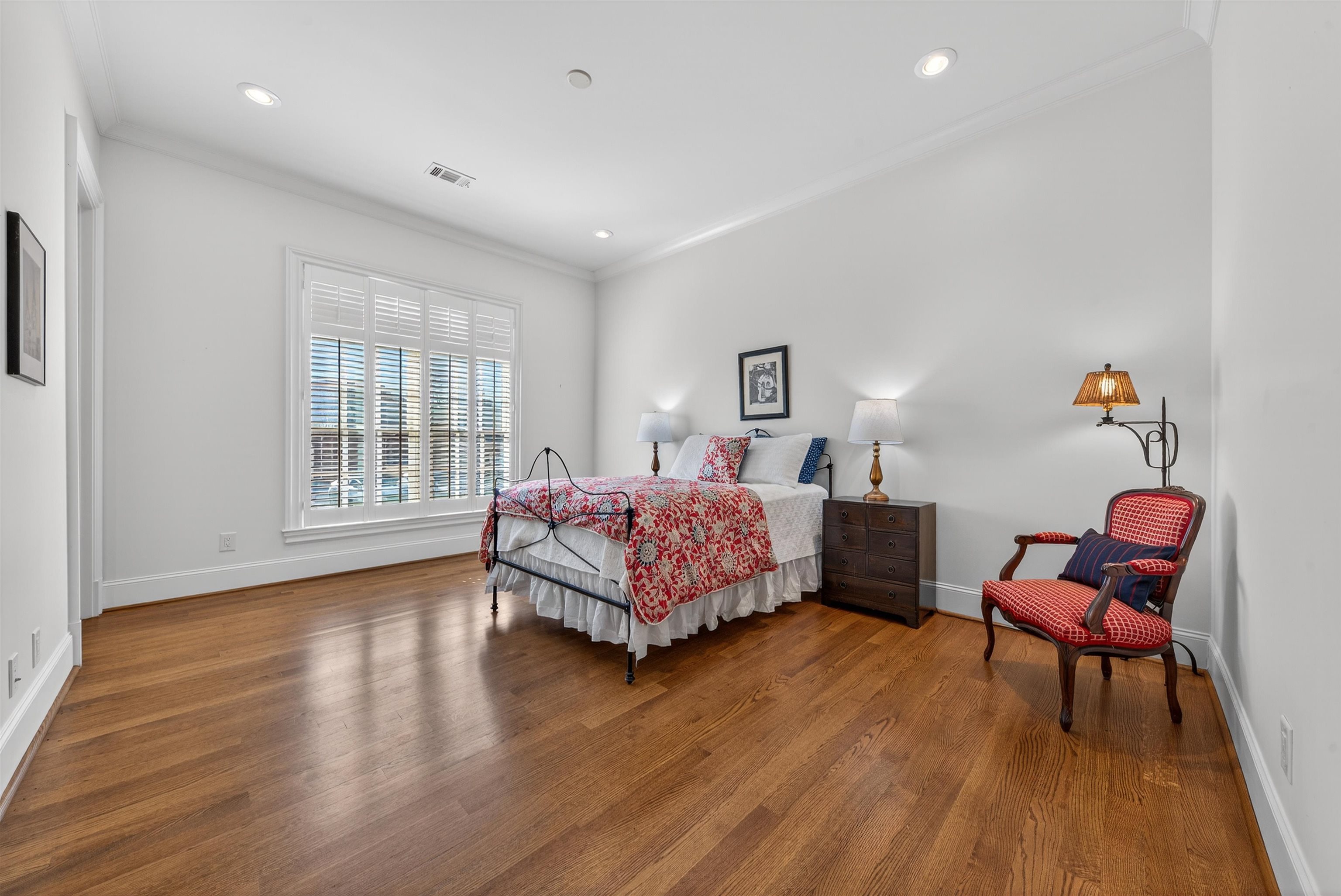 140 SILVER BIRCH LN NE