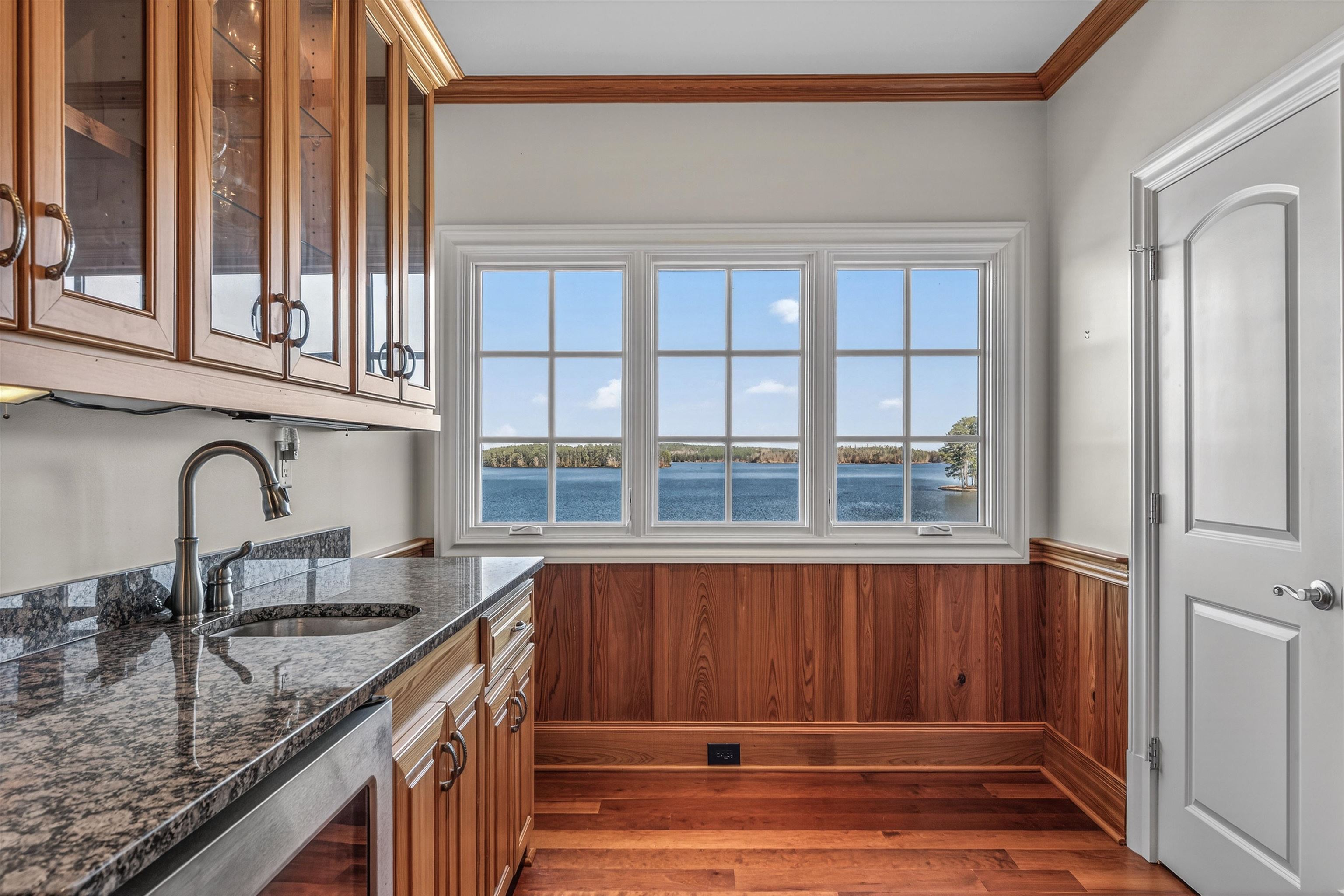 140 SILVER BIRCH LN NE