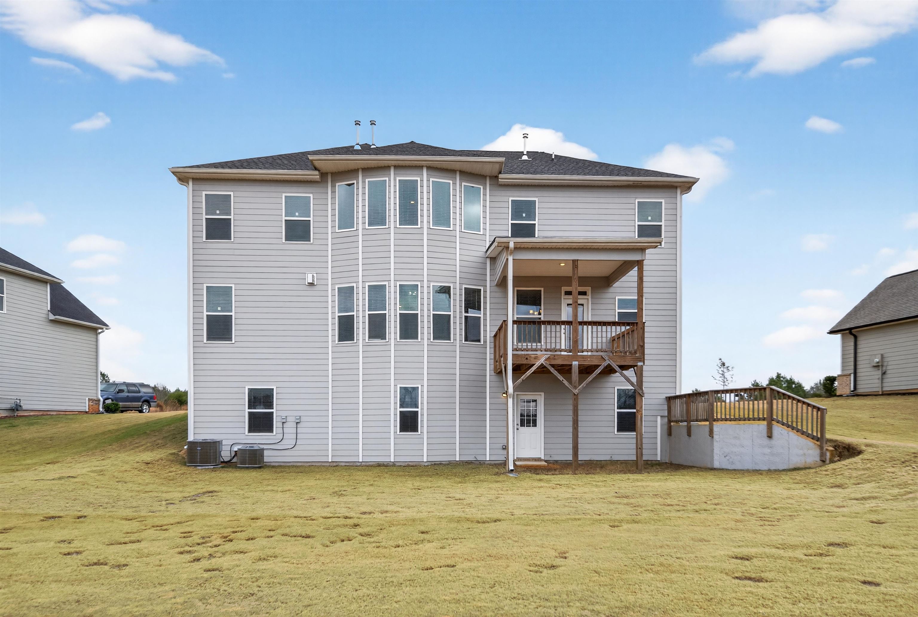 1091 CLUBHOUSE DR