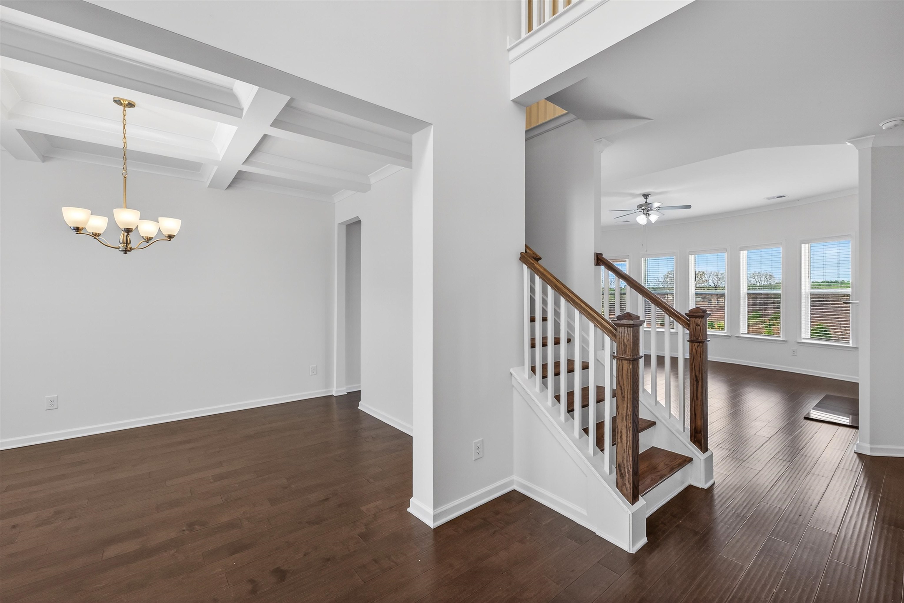 1091 CLUBHOUSE DR