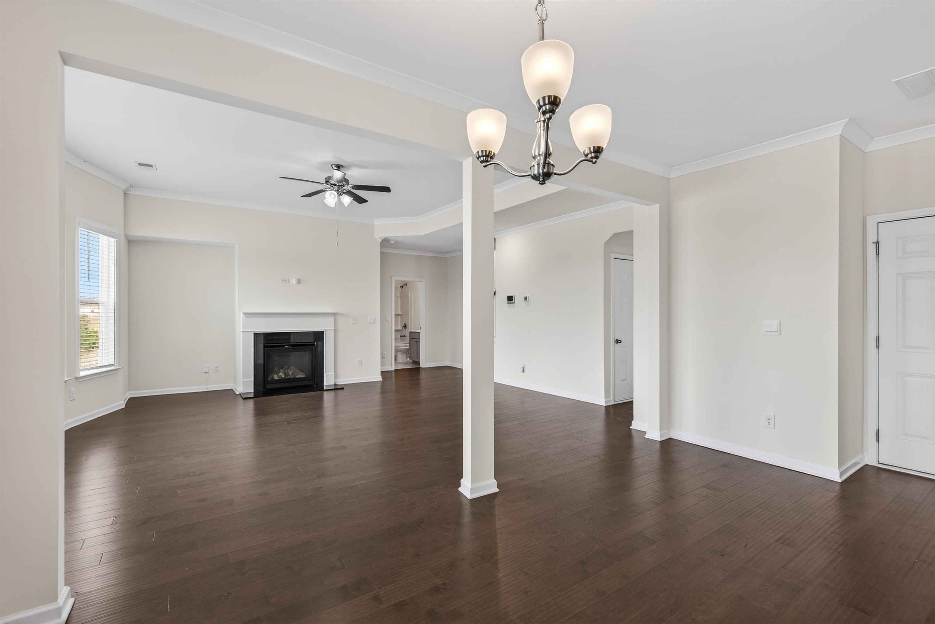 1091 CLUBHOUSE DR