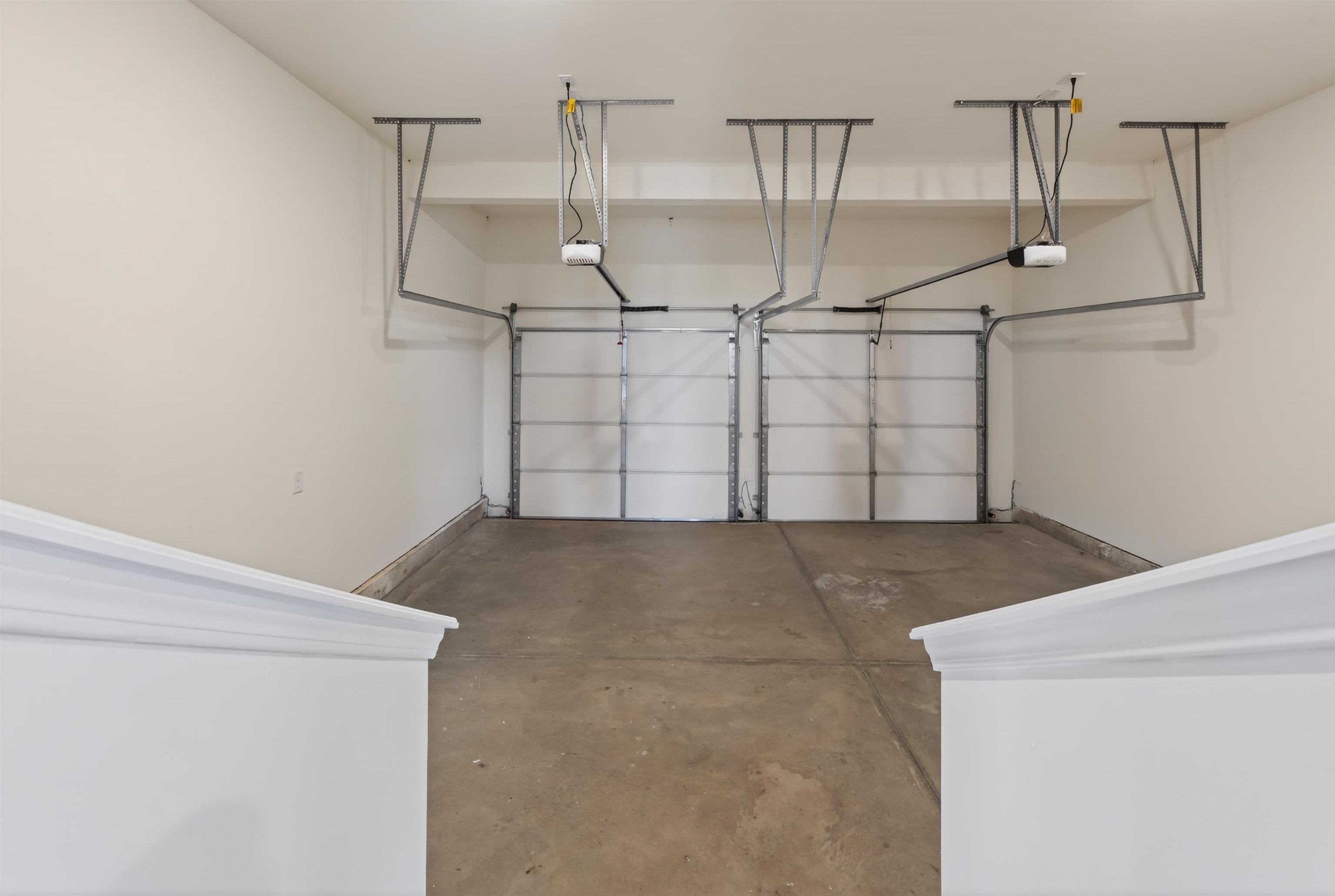 1091 CLUBHOUSE DR