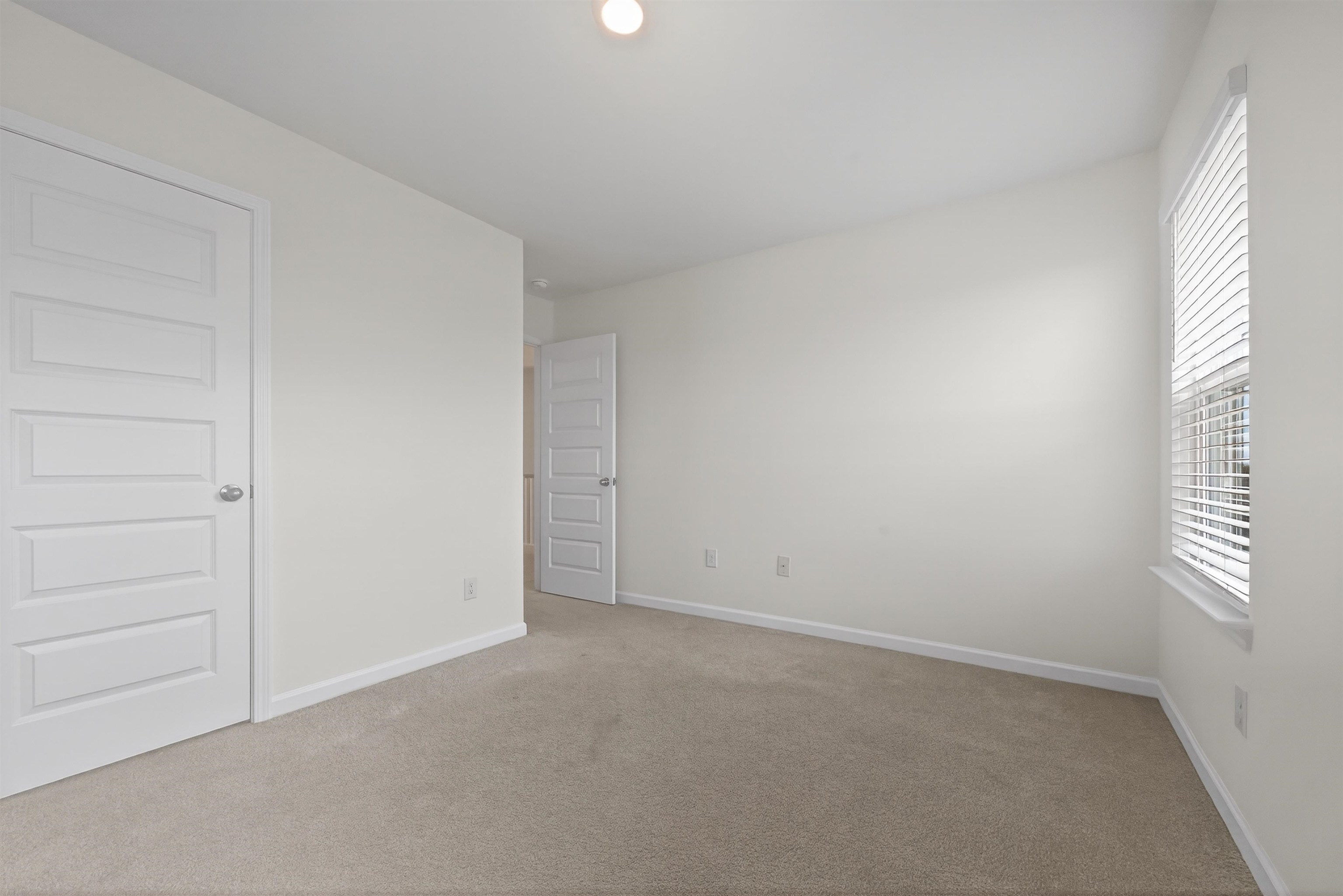 1091 CLUBHOUSE DR