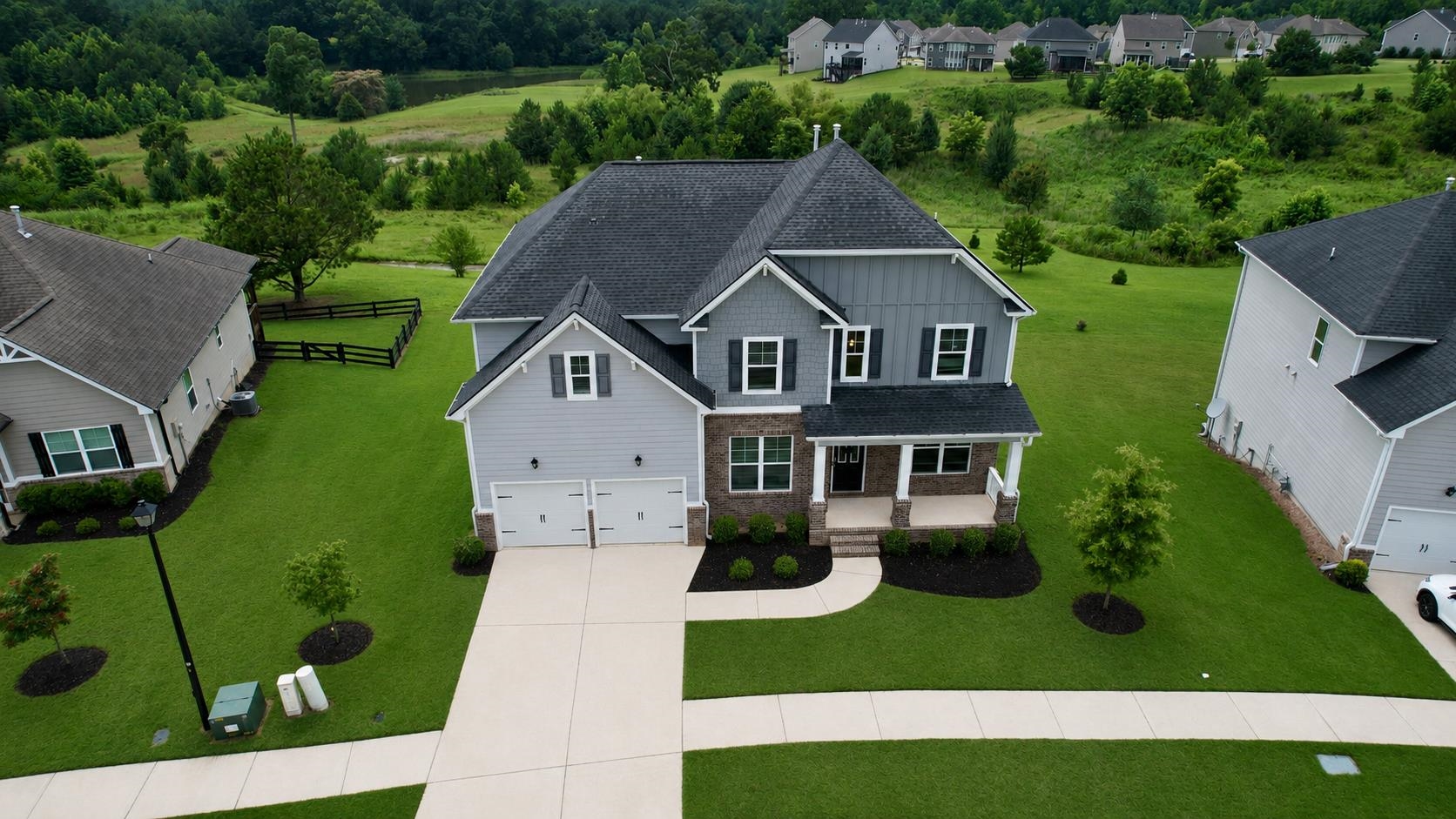 1091 CLUBHOUSE DR