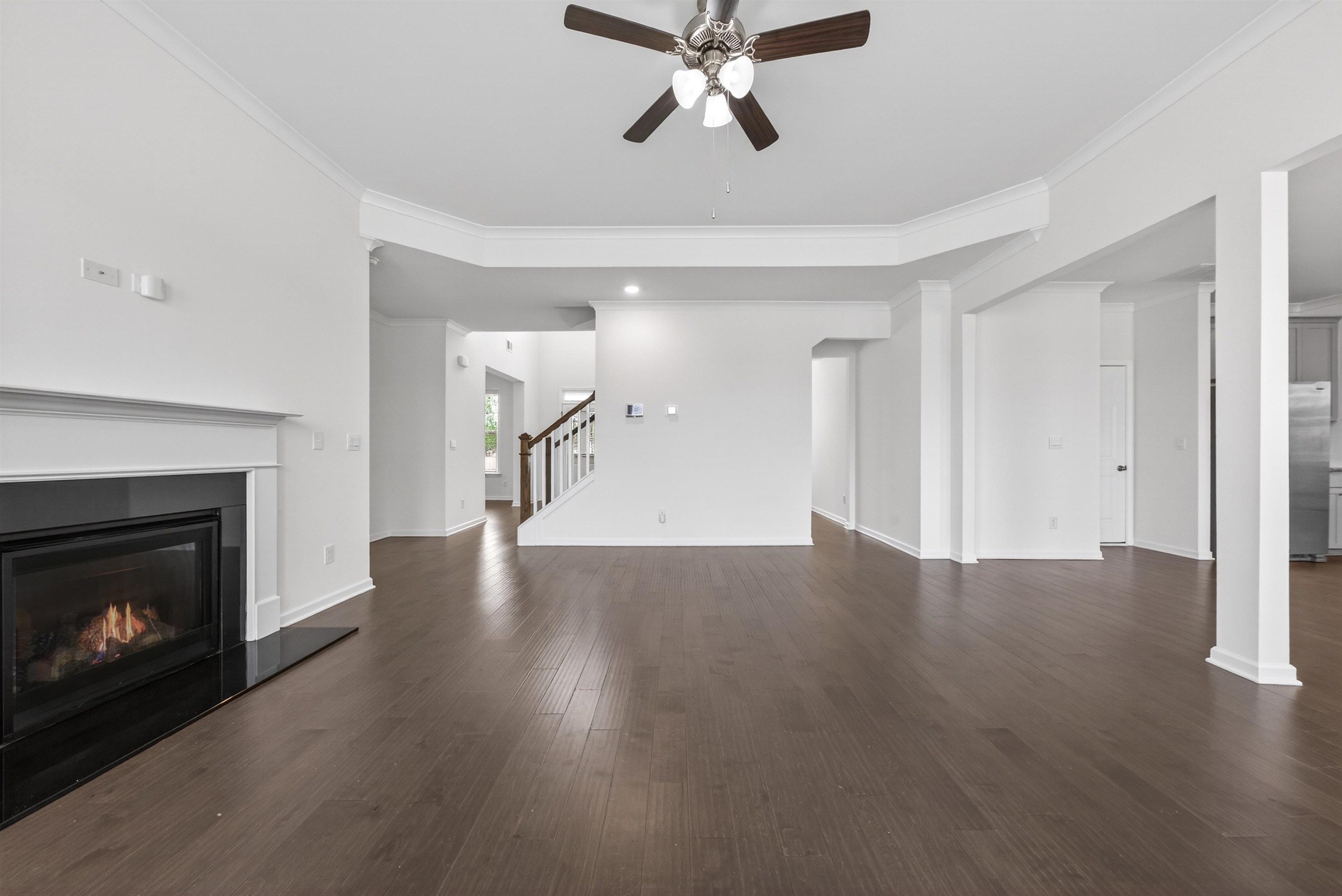 1091 CLUBHOUSE DR