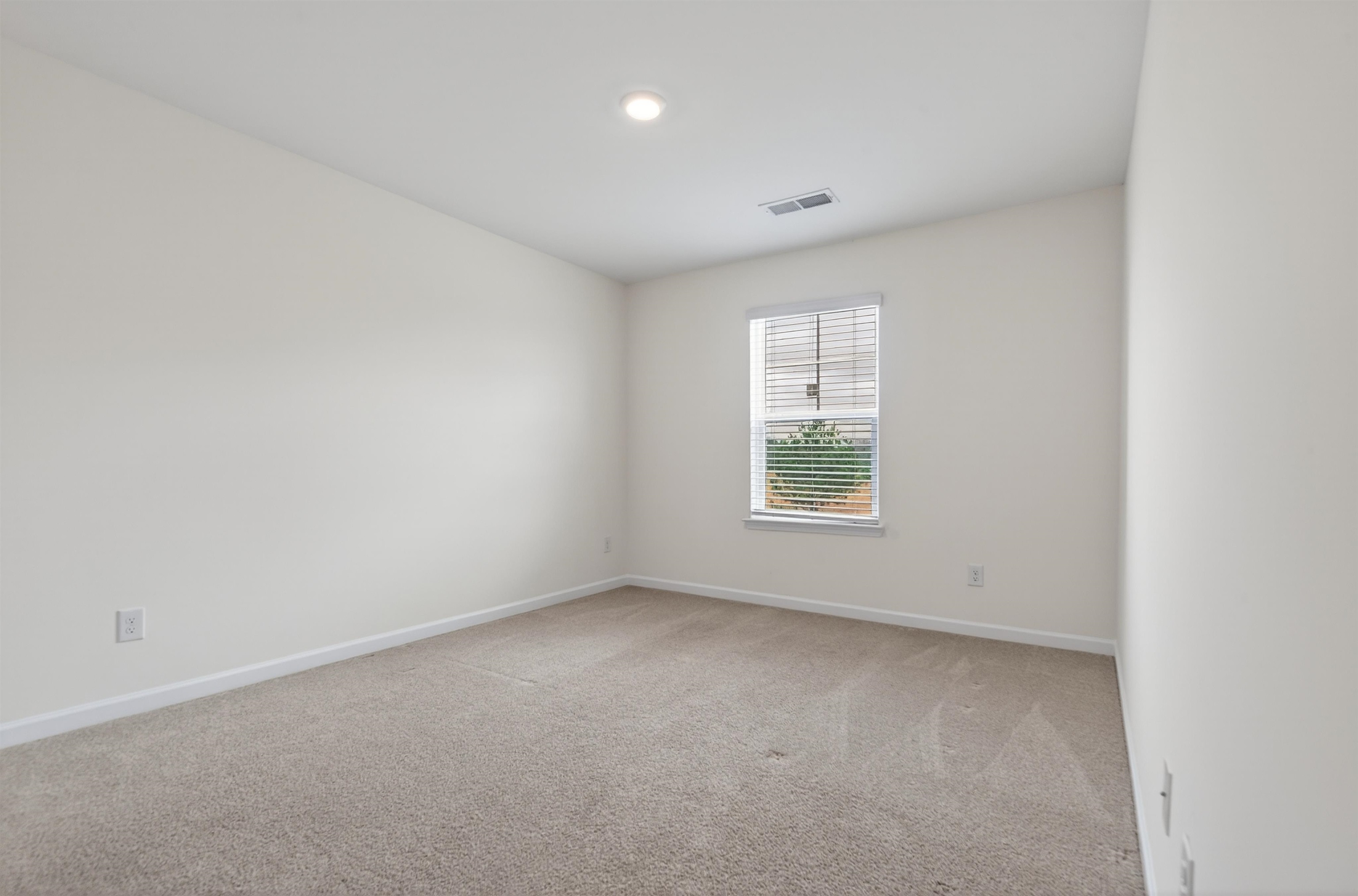 1091 CLUBHOUSE DR