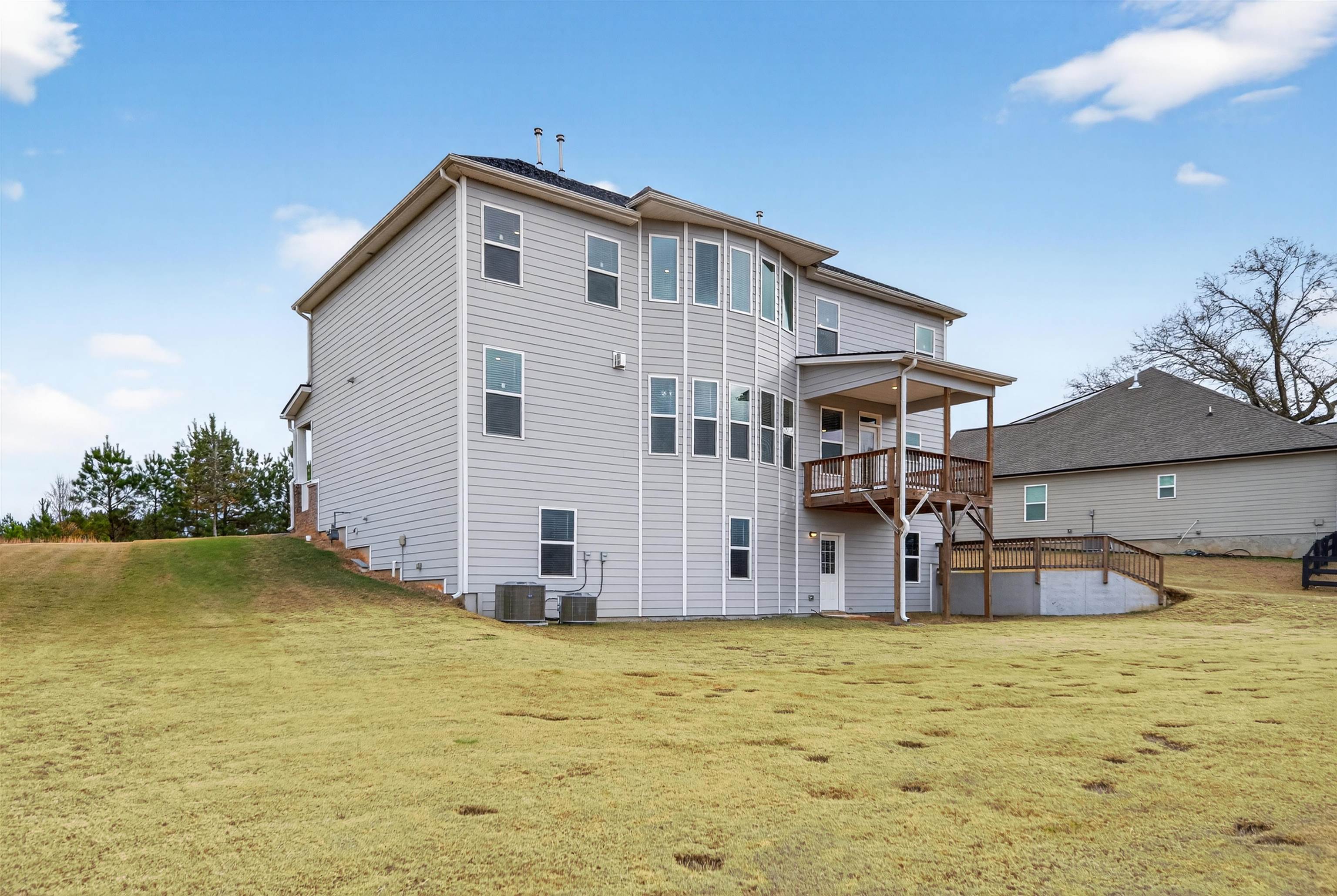 1091 CLUBHOUSE DR