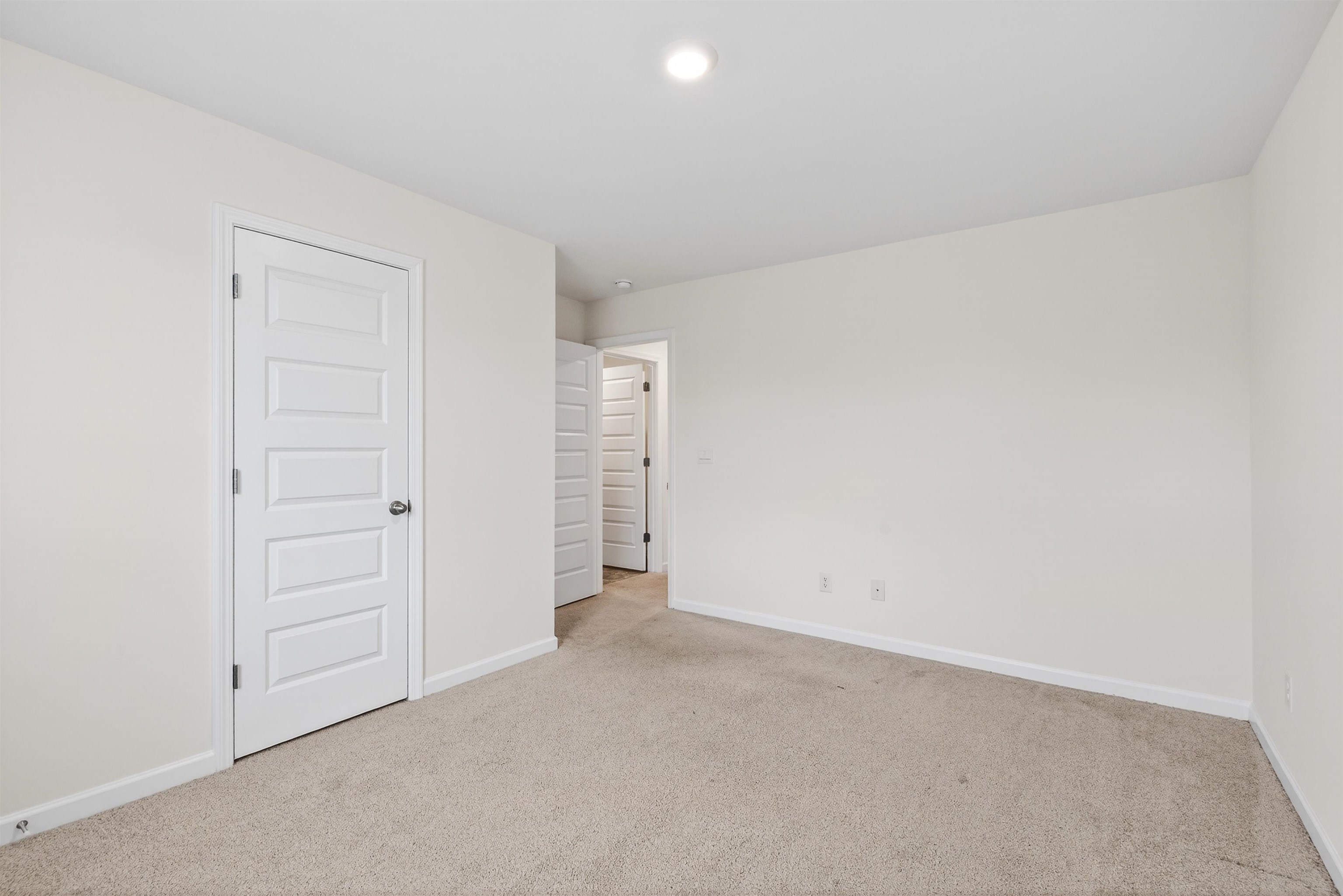 1091 CLUBHOUSE DR