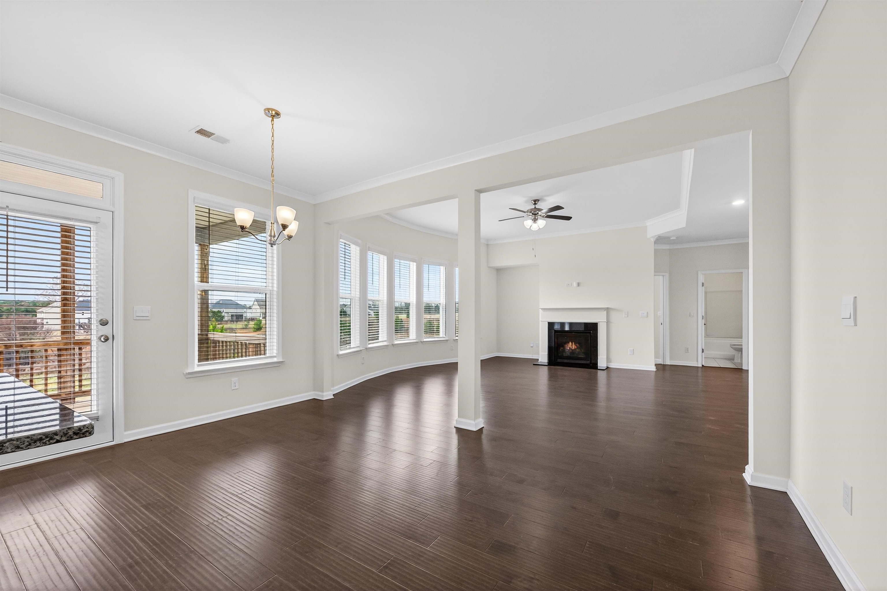 1091 CLUBHOUSE DR