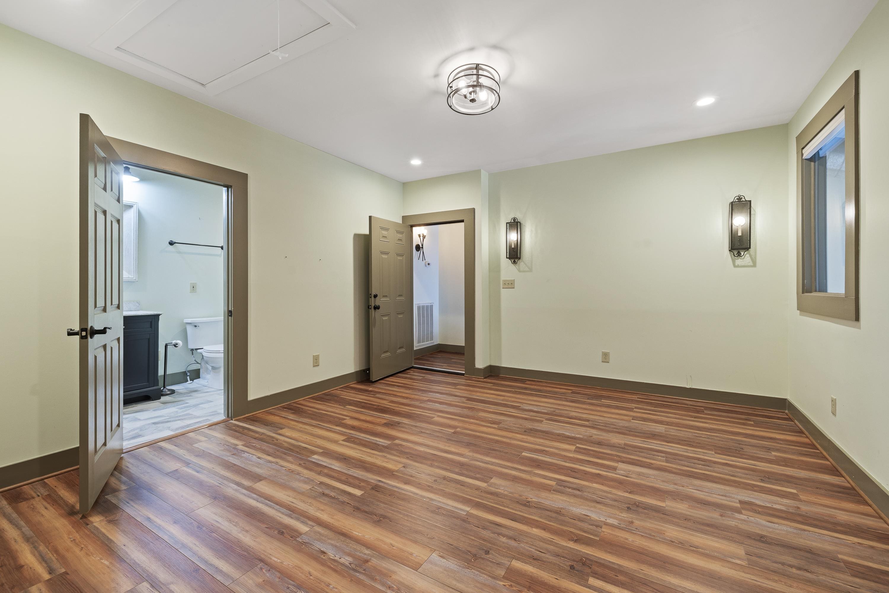226 & 228 W WASHINGTON STREET