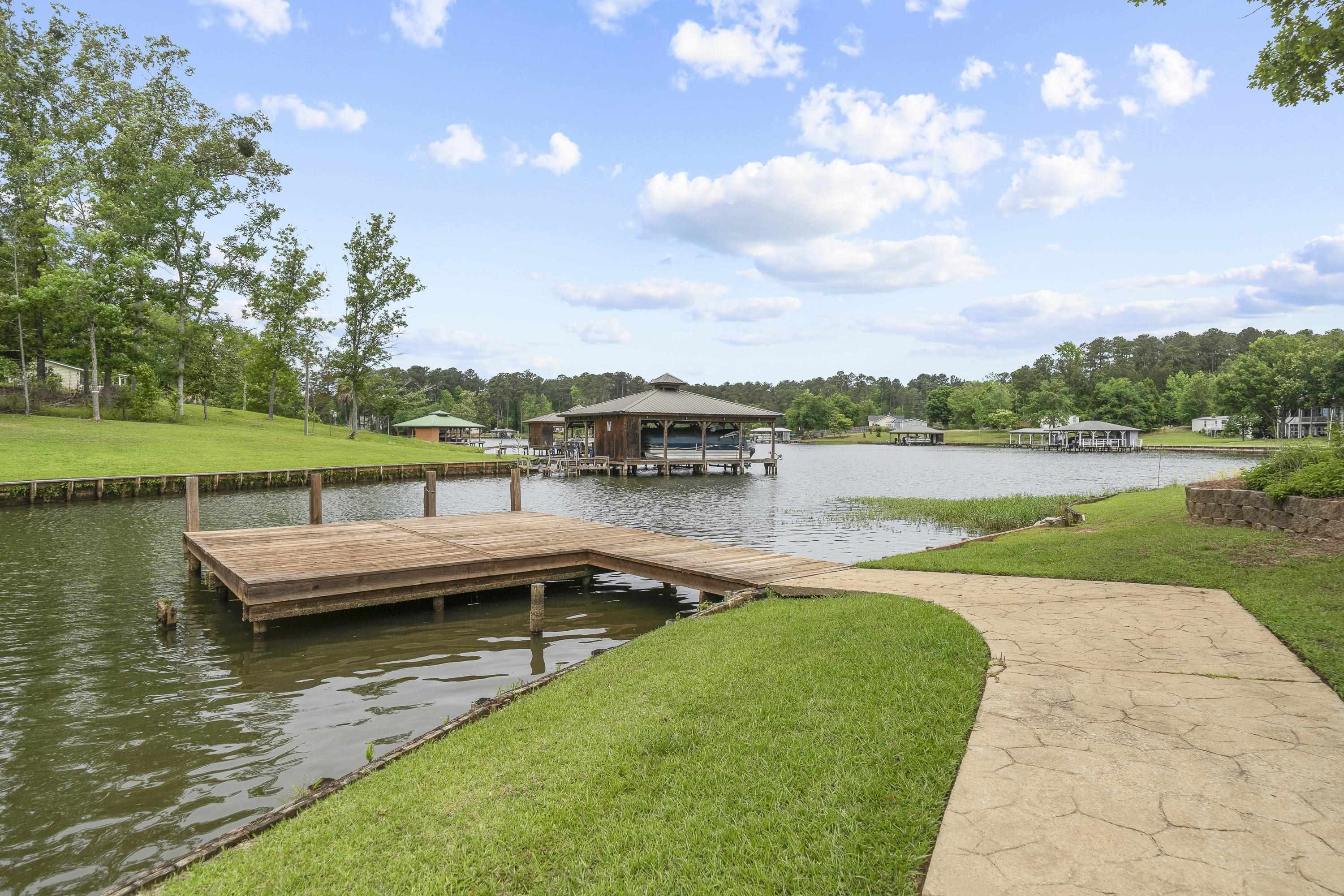 63 TOMAHAWK DRIVE