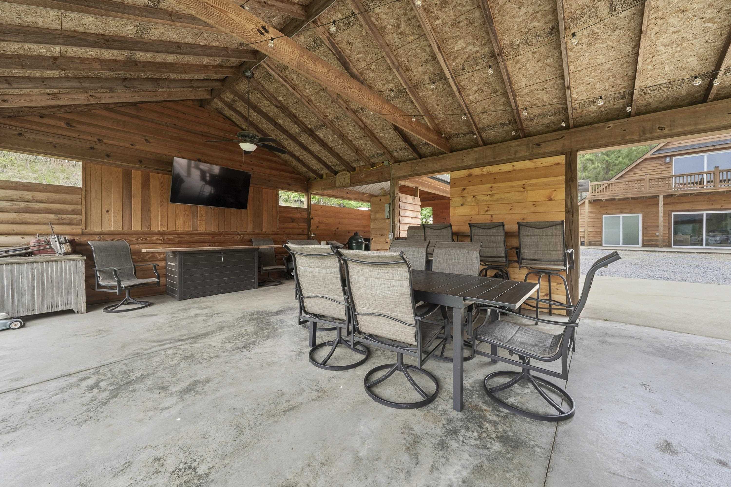 63 TOMAHAWK DRIVE