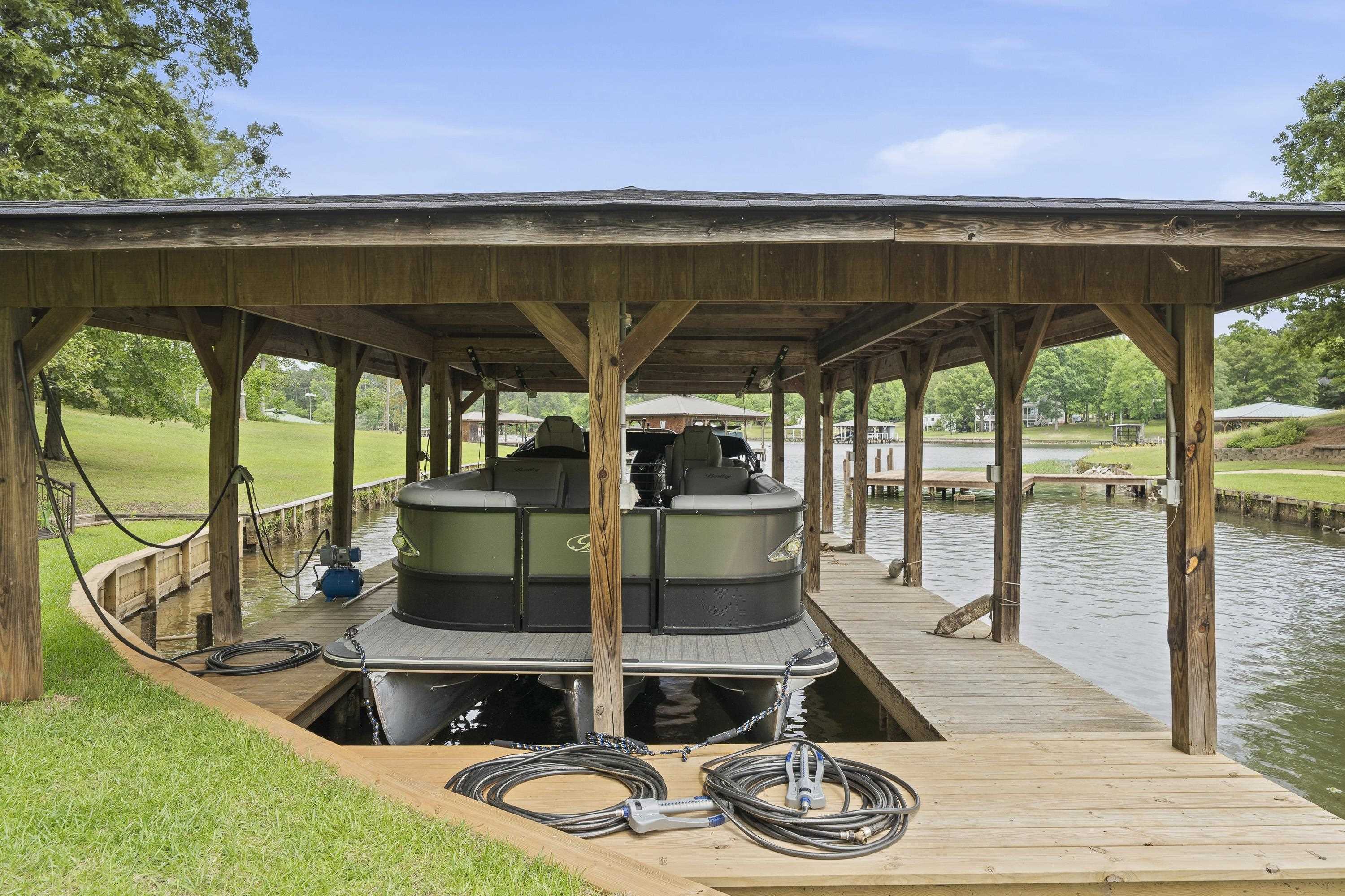 63 TOMAHAWK DRIVE