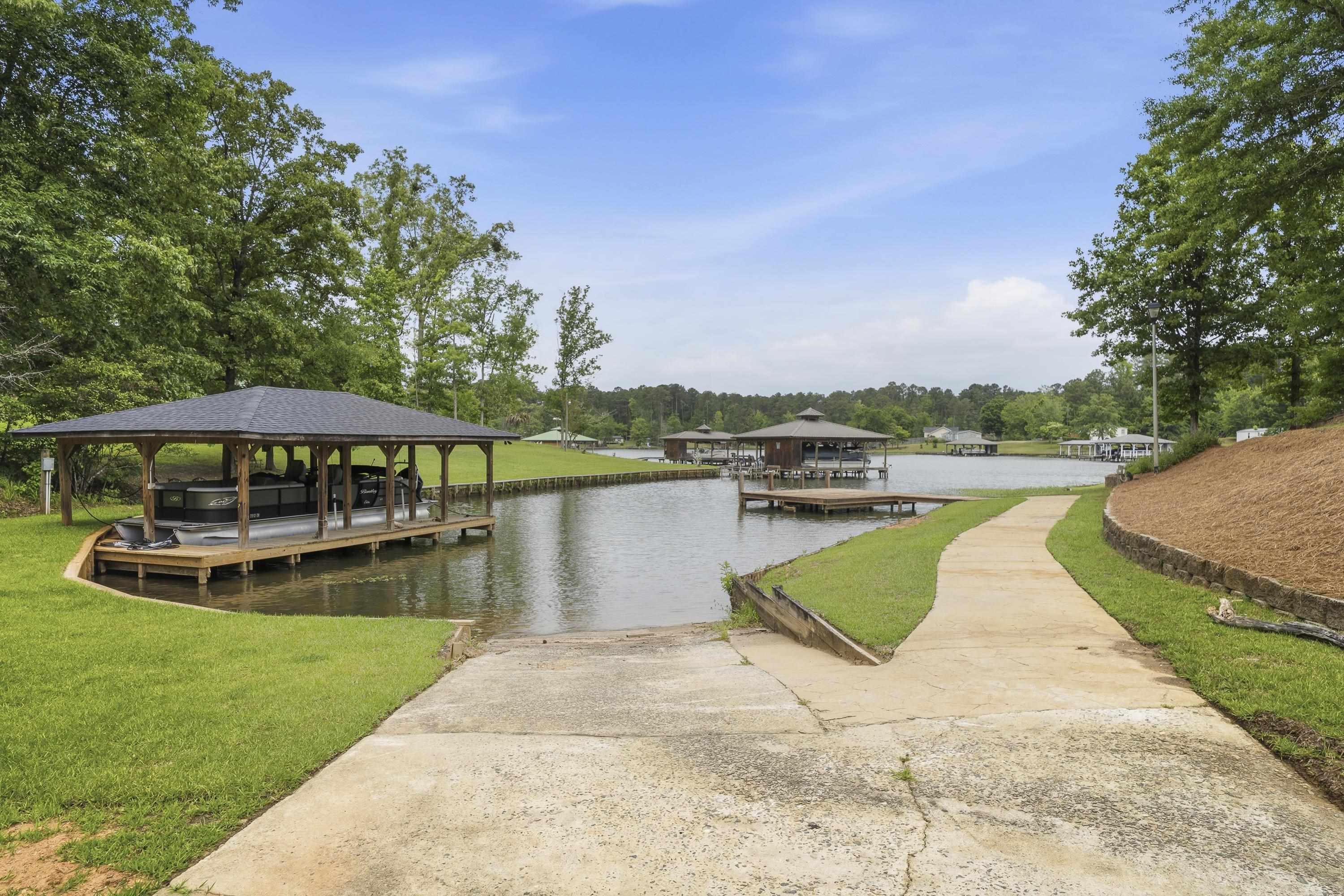 63 TOMAHAWK DRIVE