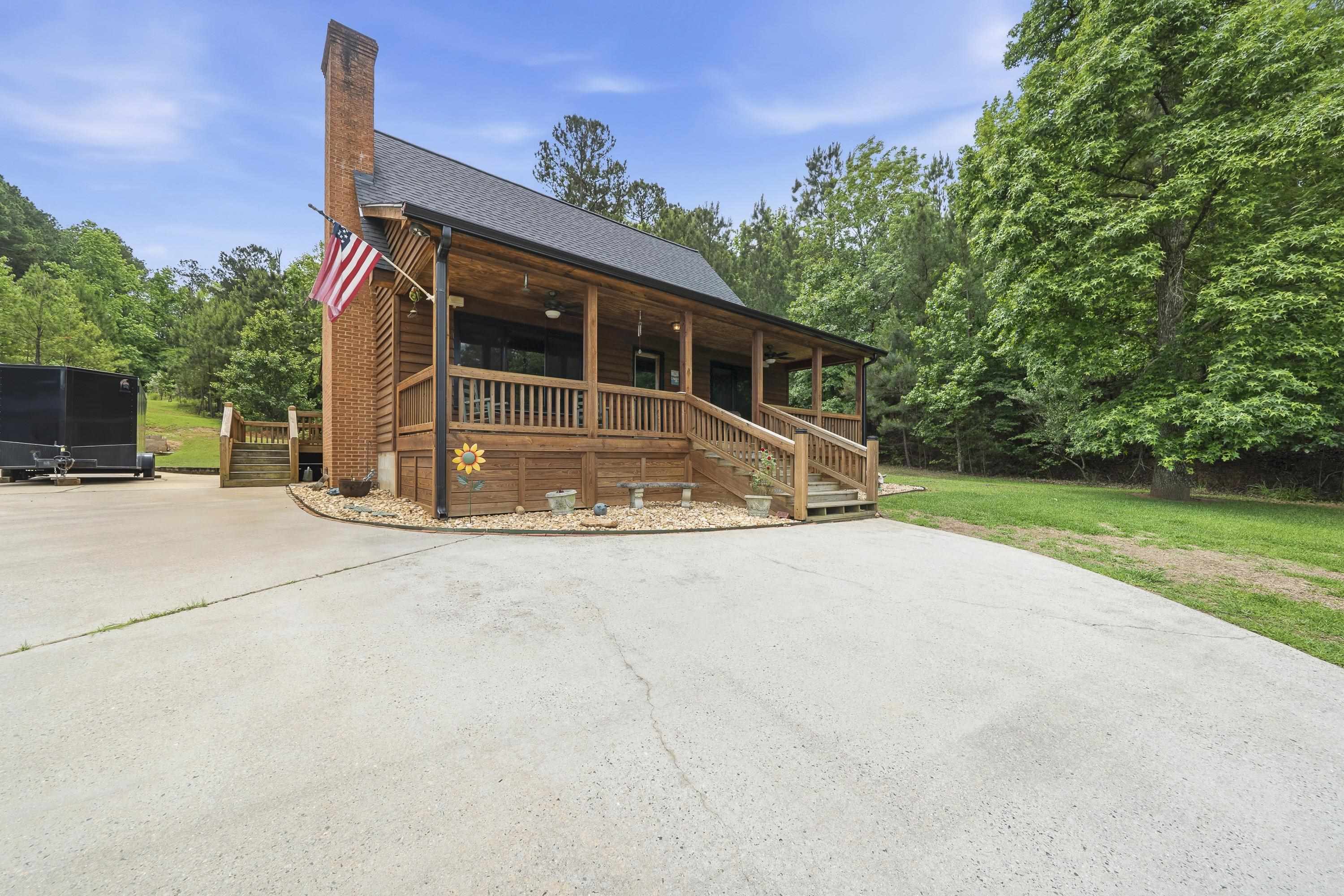 63 TOMAHAWK DRIVE