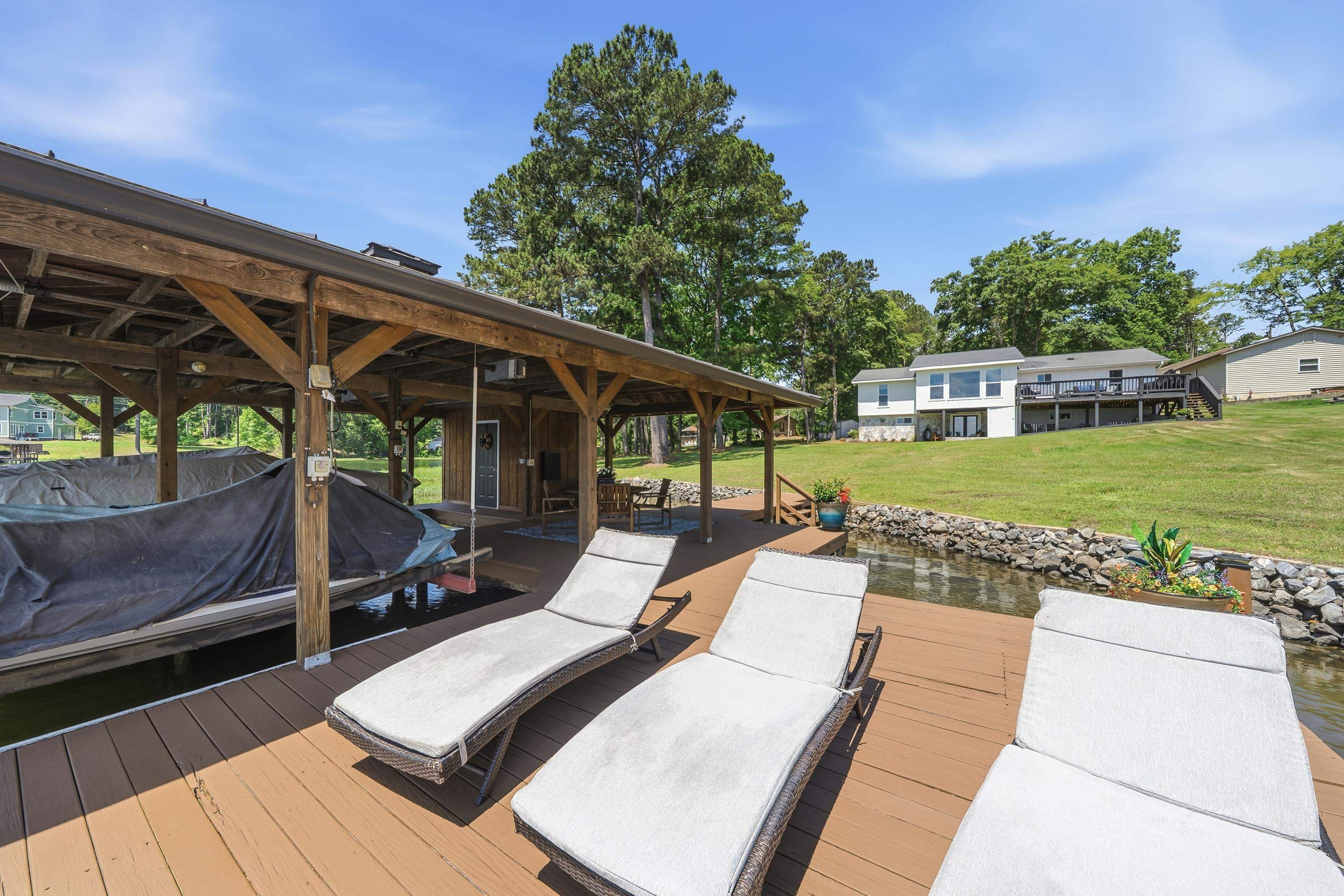 180 NE JACKSON ROAD
