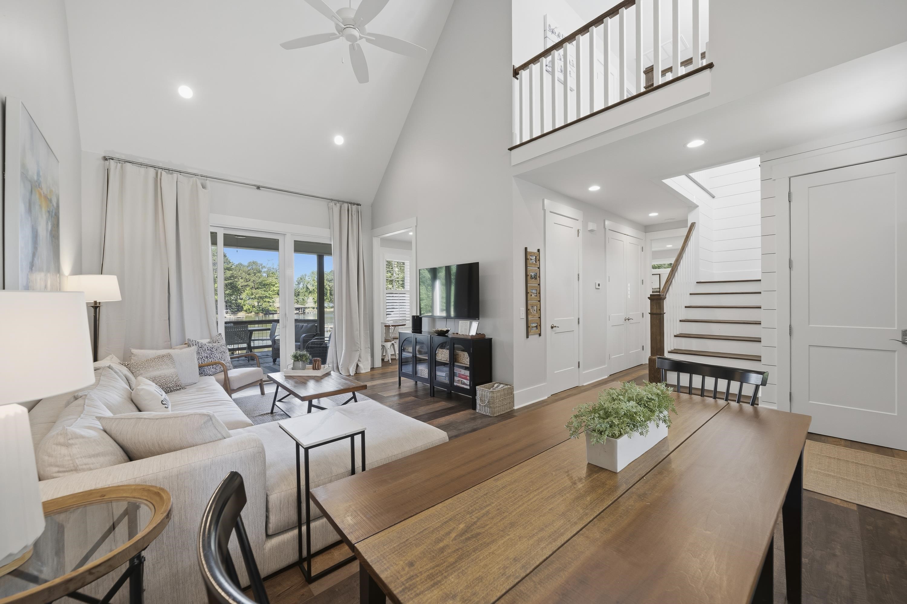 110 NW HARBOUR POINT