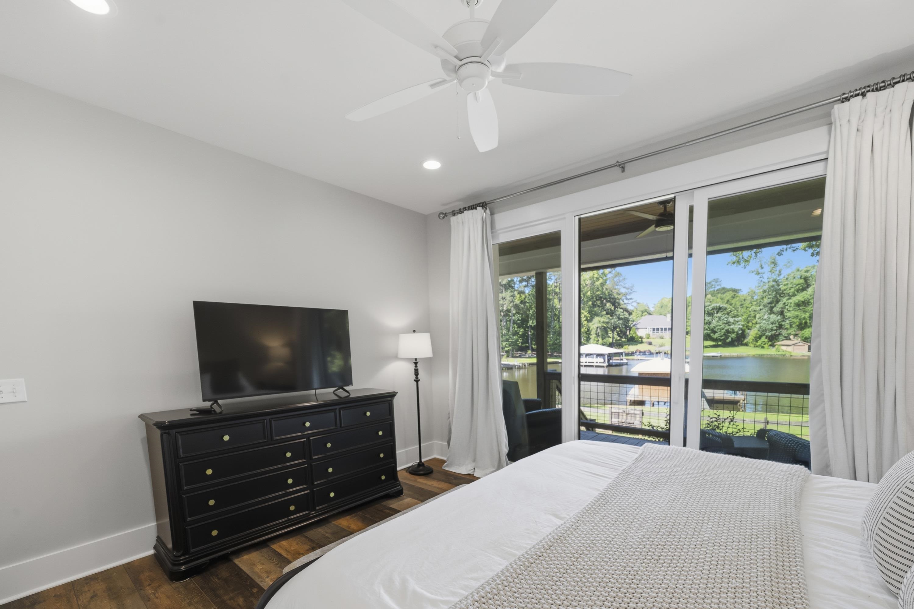 110 NW HARBOUR POINT