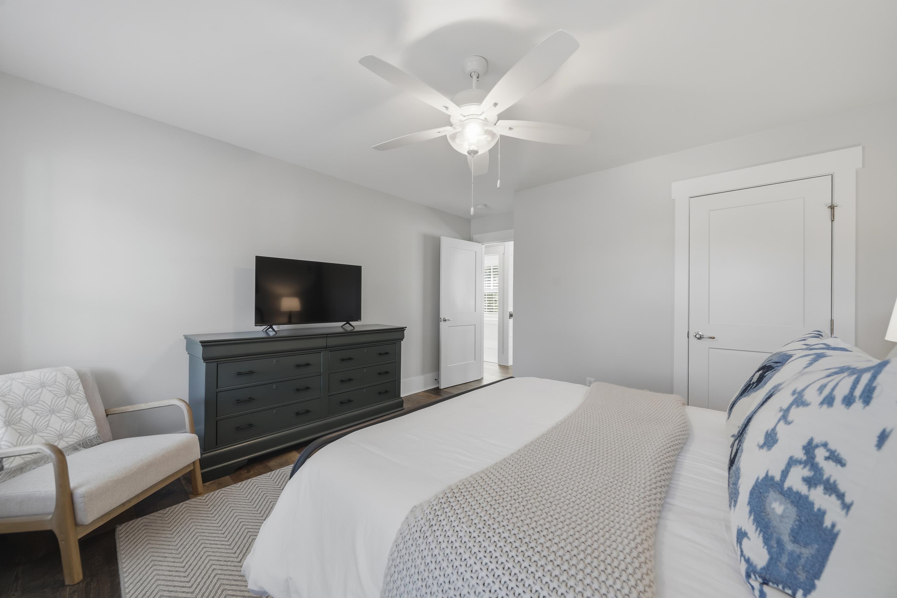 110 NW HARBOUR POINT