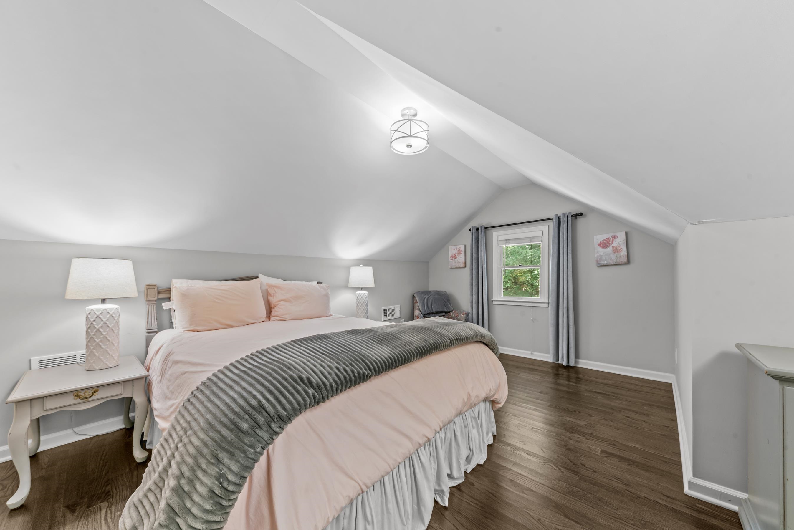 1241 MERCER TRAIL