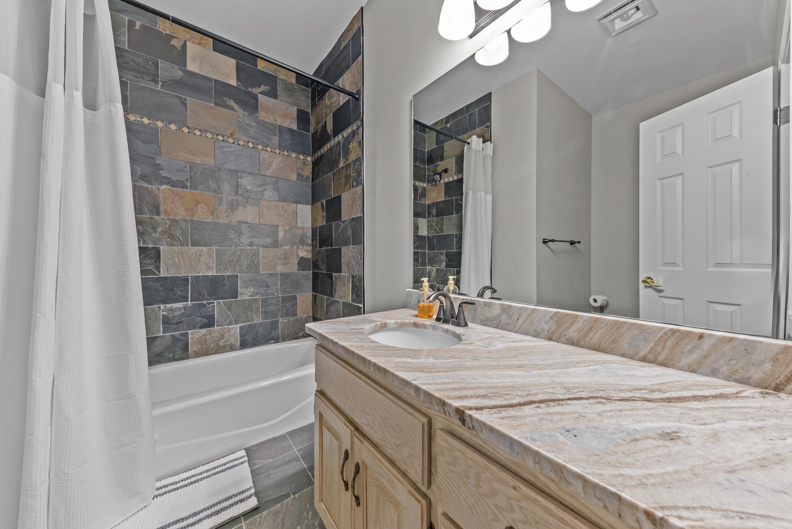 1241 MERCER TRAIL