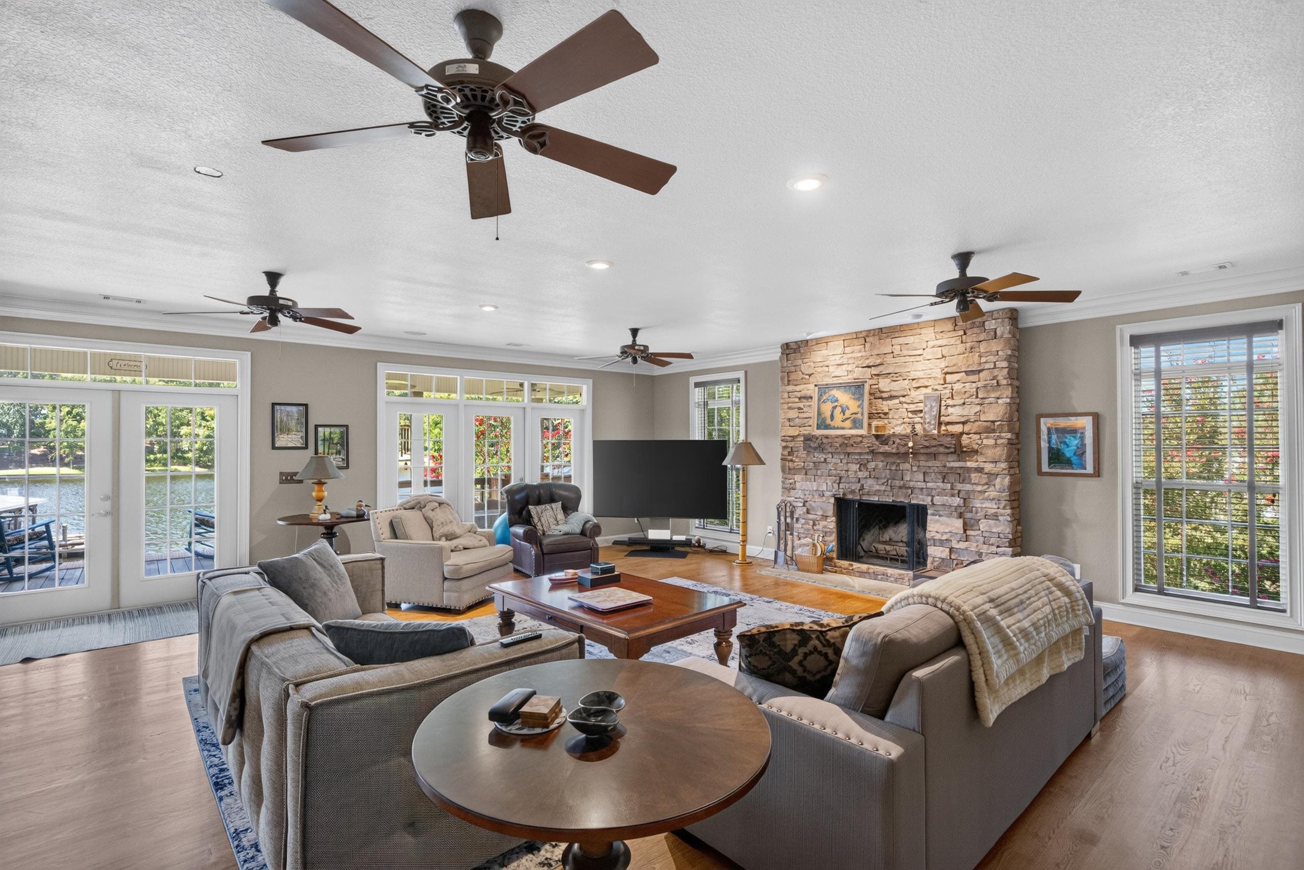 2189 OCONEE DRIVE