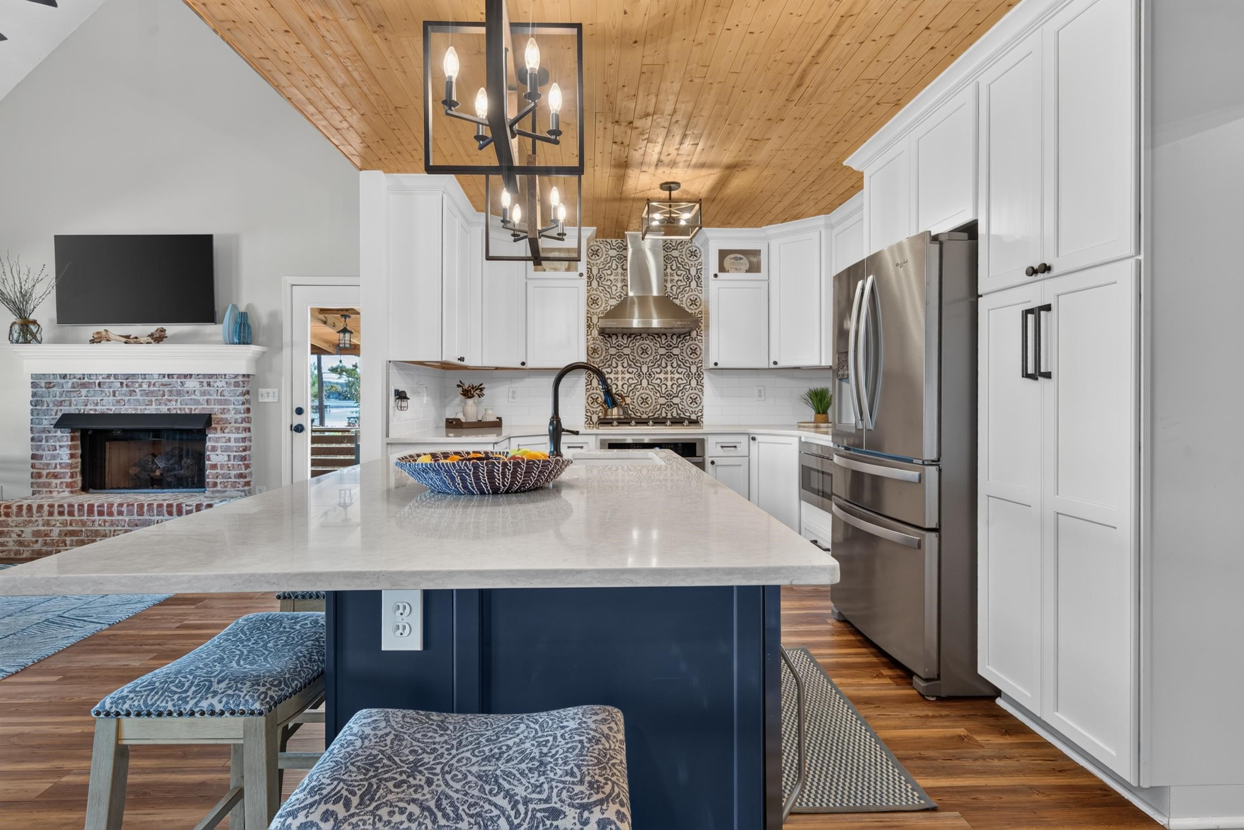 1094 CROOKED CREEK ROAD