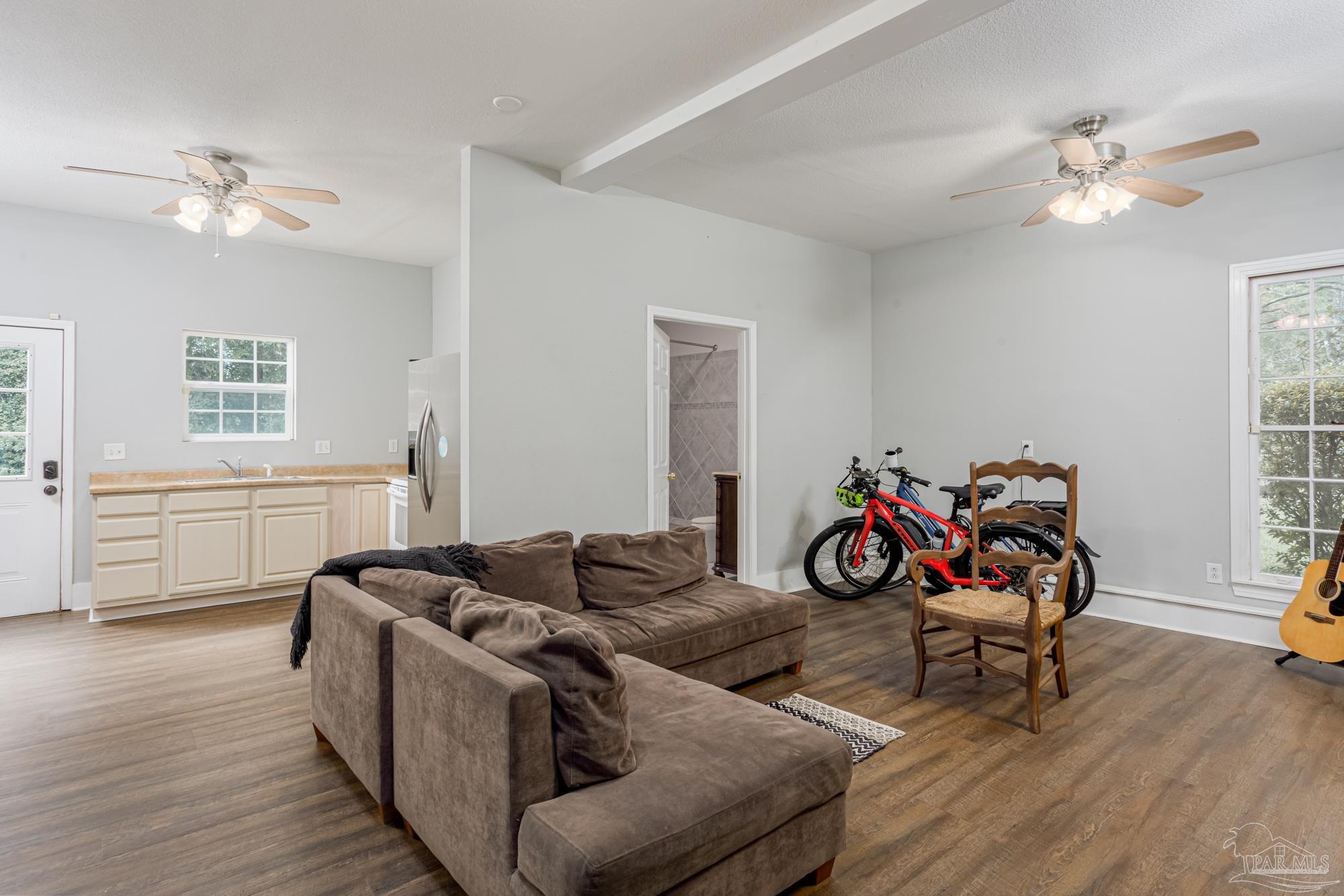 4369 Devereux Cir