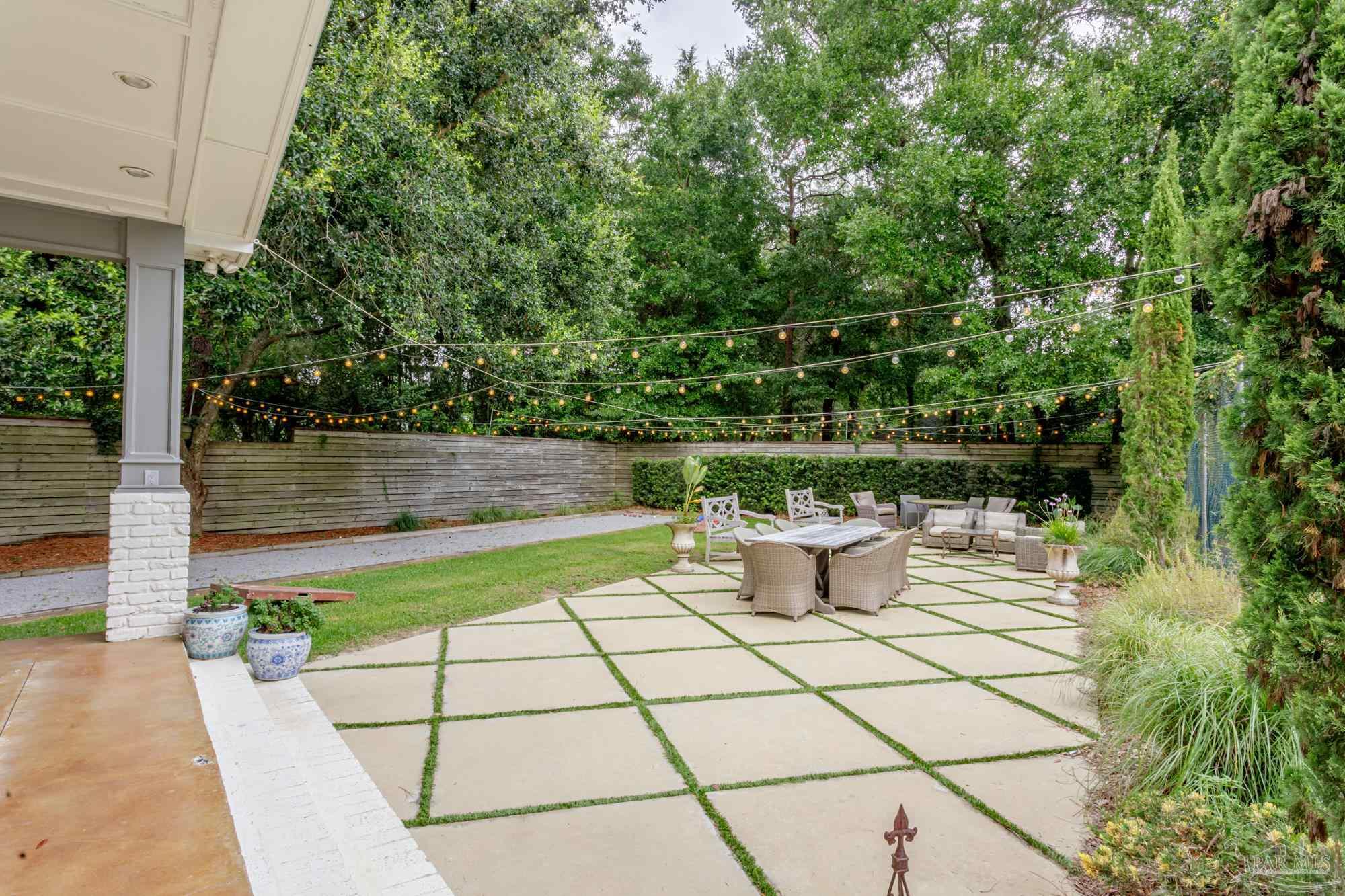 4369 Devereux Cir