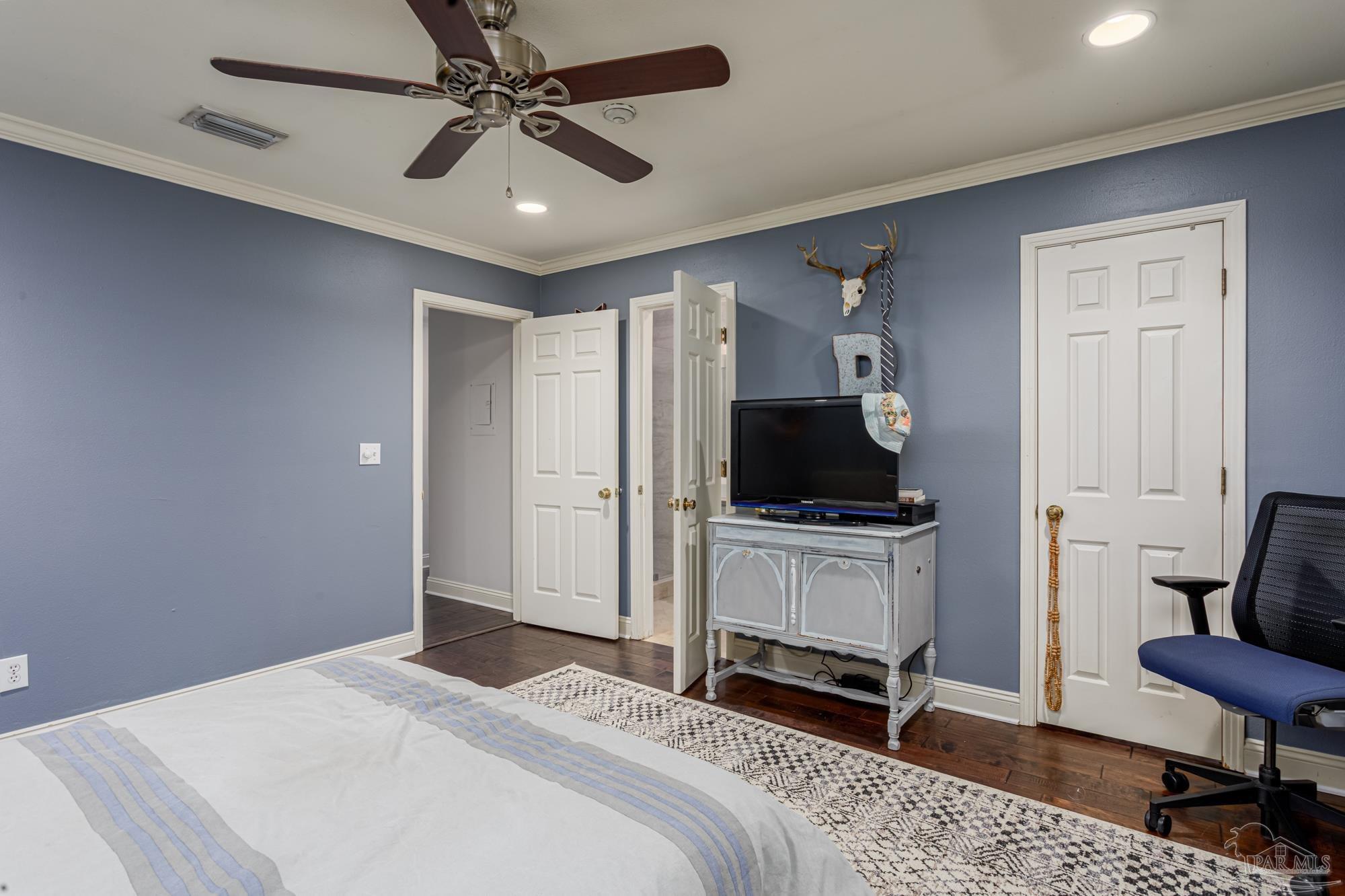 4369 Devereux Cir