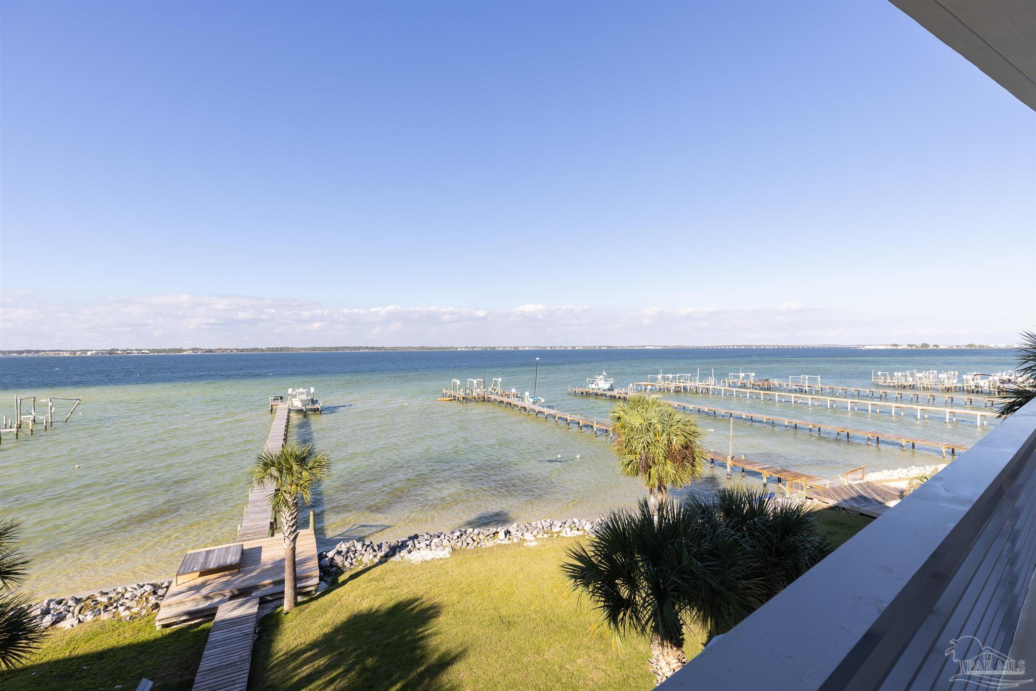 27 E Galvez Ct