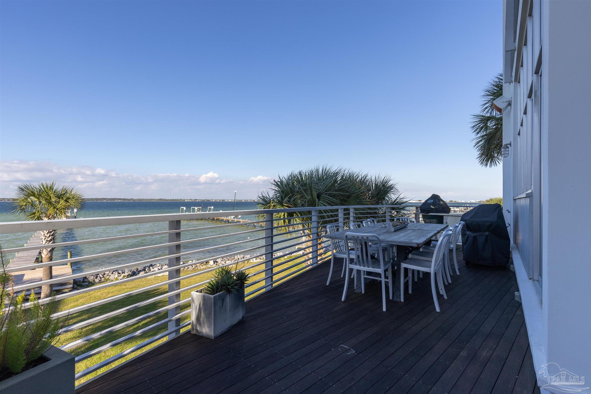 27 E Galvez Ct