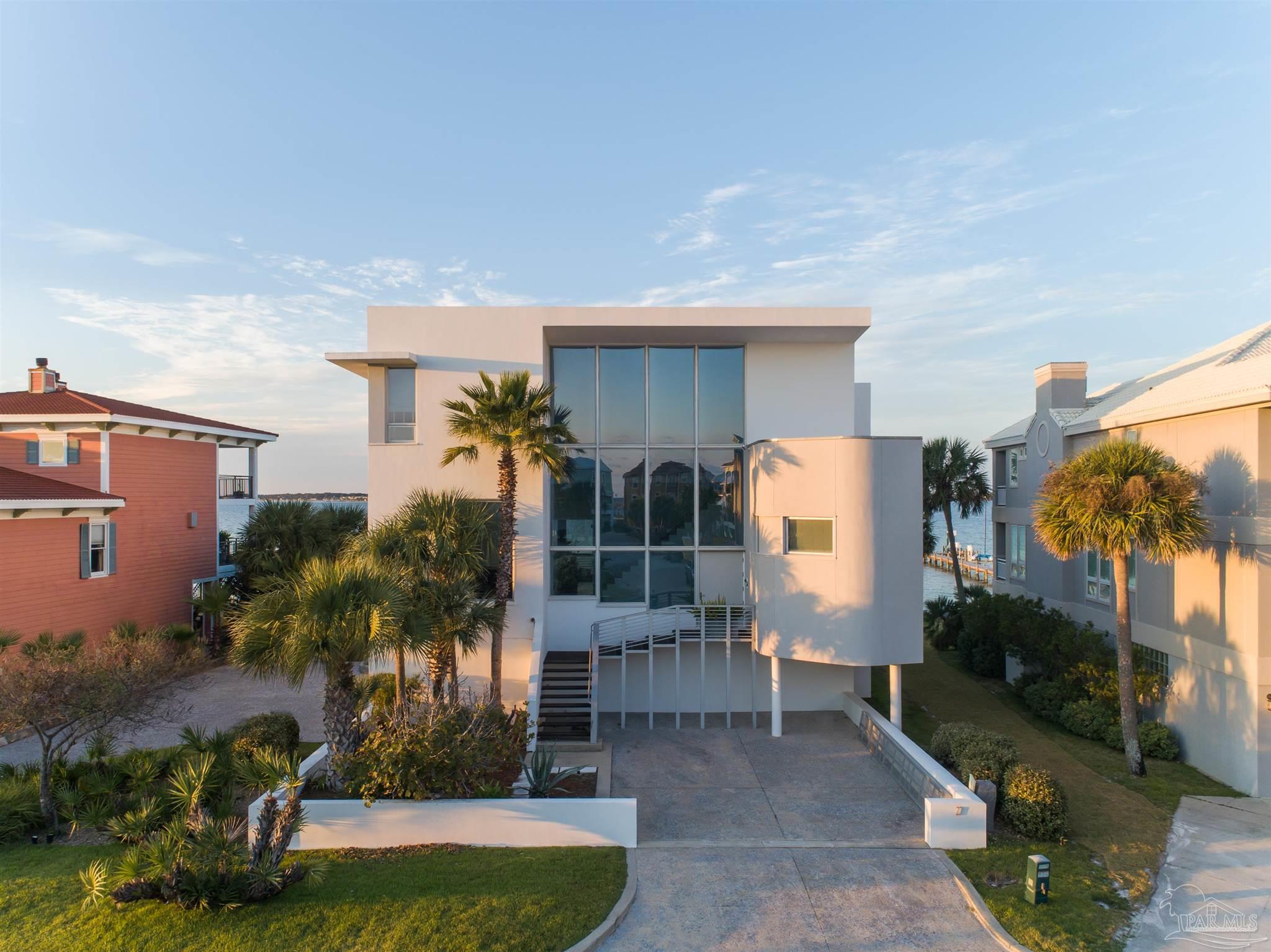 27 E Galvez Ct