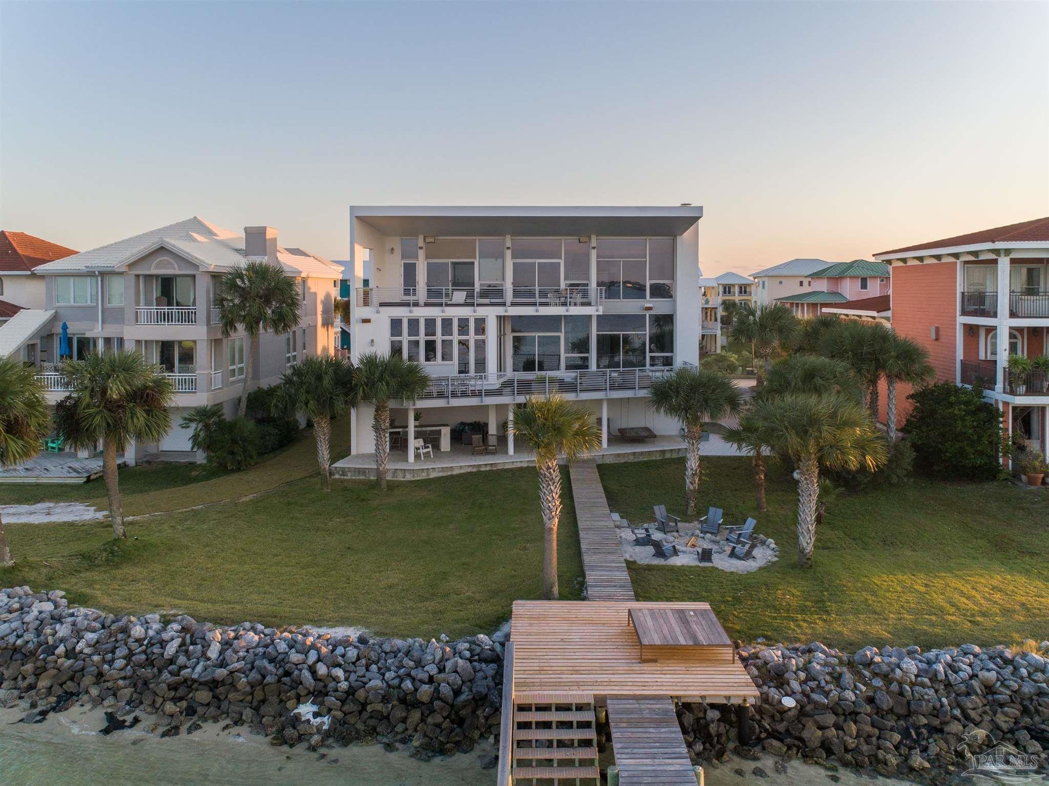 27 E Galvez Ct